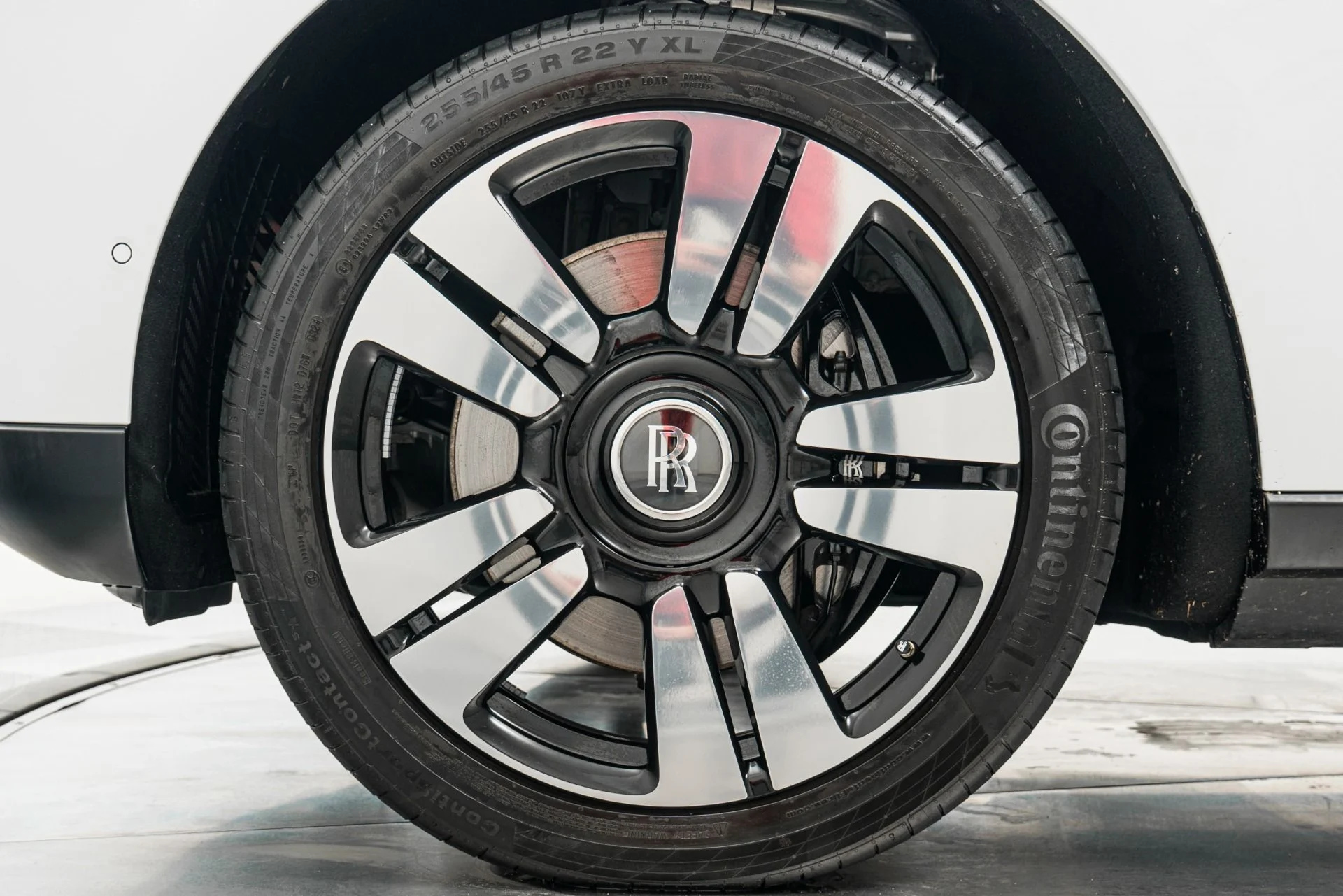 mph009_2435441828_Used_2024_Rolls_Royce_Cullinan_Shooting_Star_Headliner_Picnic_Tables_Low_Miles_1772230993_156c6b62d9