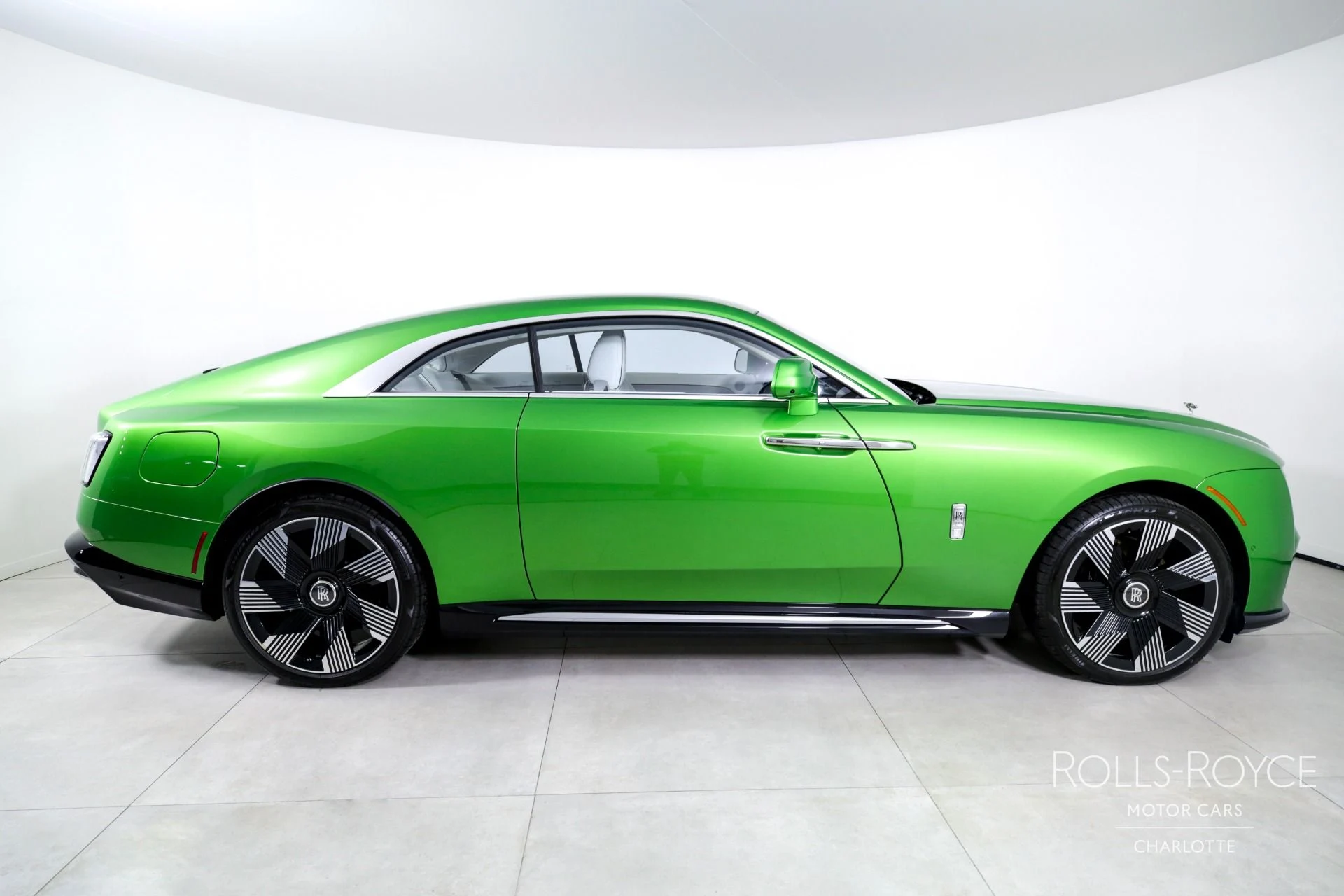 mph009_2441520878_Used_2024_Rolls_Royce_Spectre_1738086409_da11871b6f