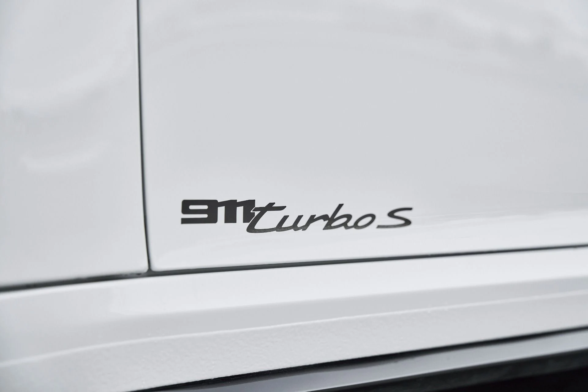 mph009_2450439894_Used_2024_Porsche_911_Turbo_S_1767751426_7b15772612