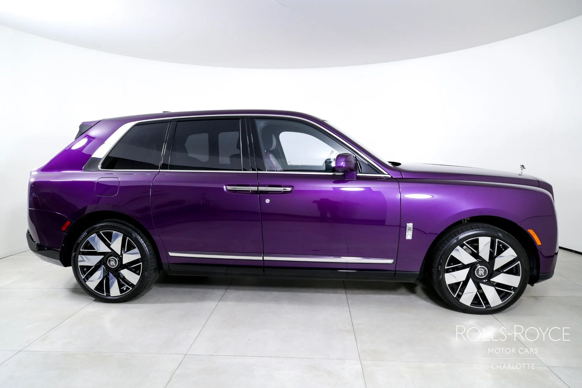 mph009_2455248190_Used_2025_Rolls_Royce_Cullinan_1748382671_f899f6d0f2