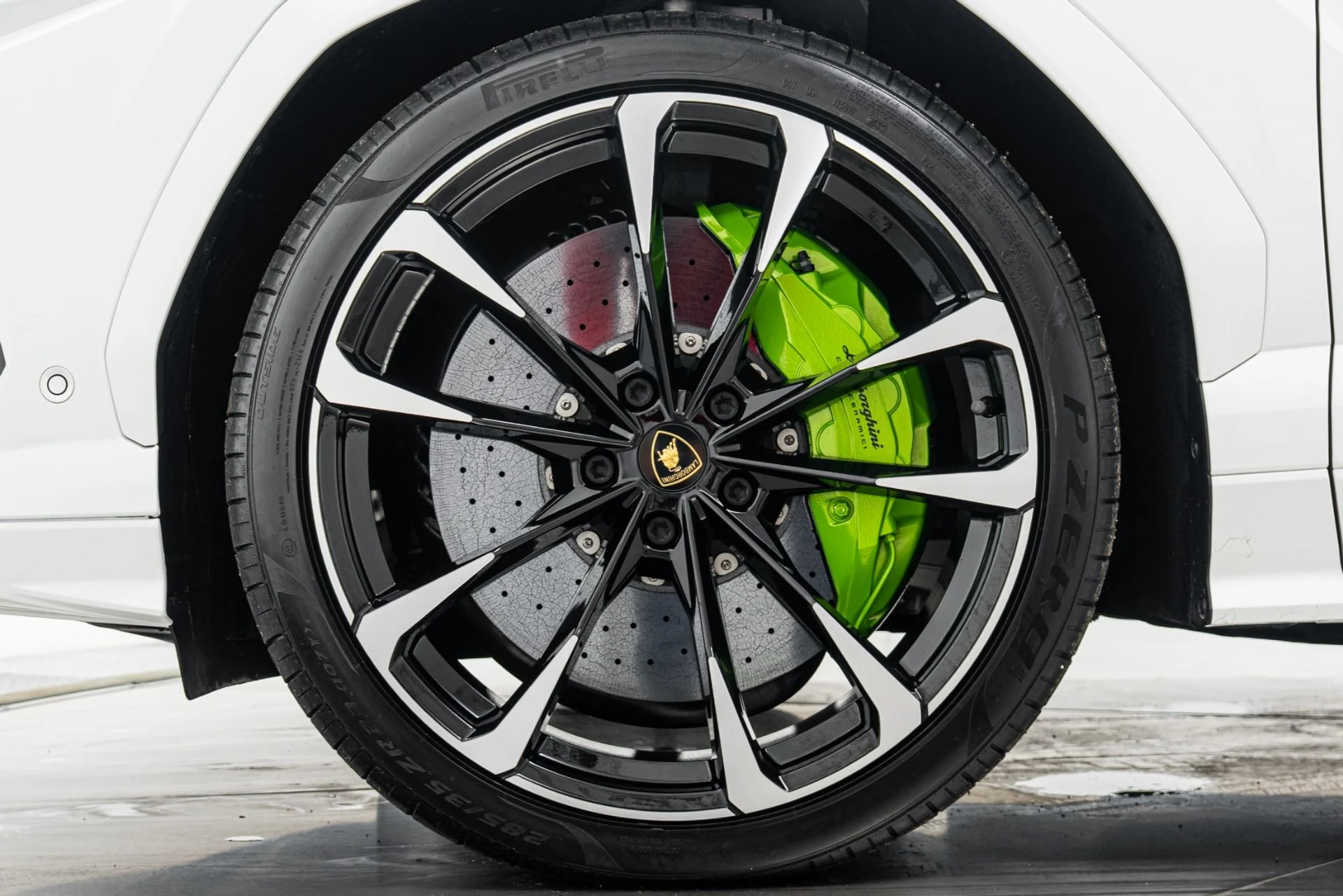 mph009_2455407618_Used_2021_Lamborghini_Urus_Q_Citura_interior_Ventilated_Front_Seats_with_Massage_1772724519_8b7124d371