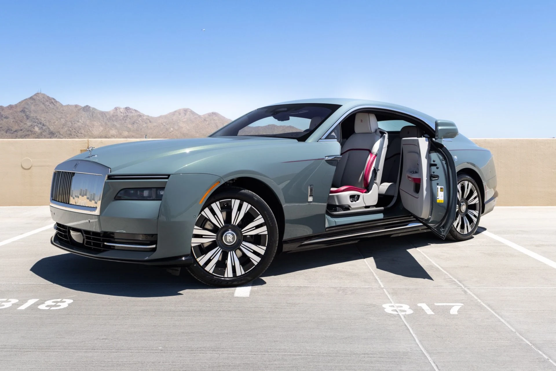 mph009_2455611018_Used_2024_Rolls_Royce_Spectre_1778197946_26959f90d8
