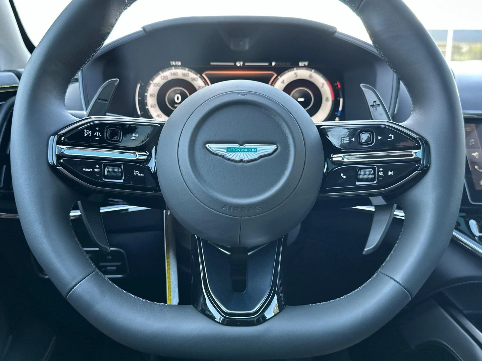 mph009_2457515116_New_2025_Aston_Martin_DBX_707_1758896235_cd3f8af9be
