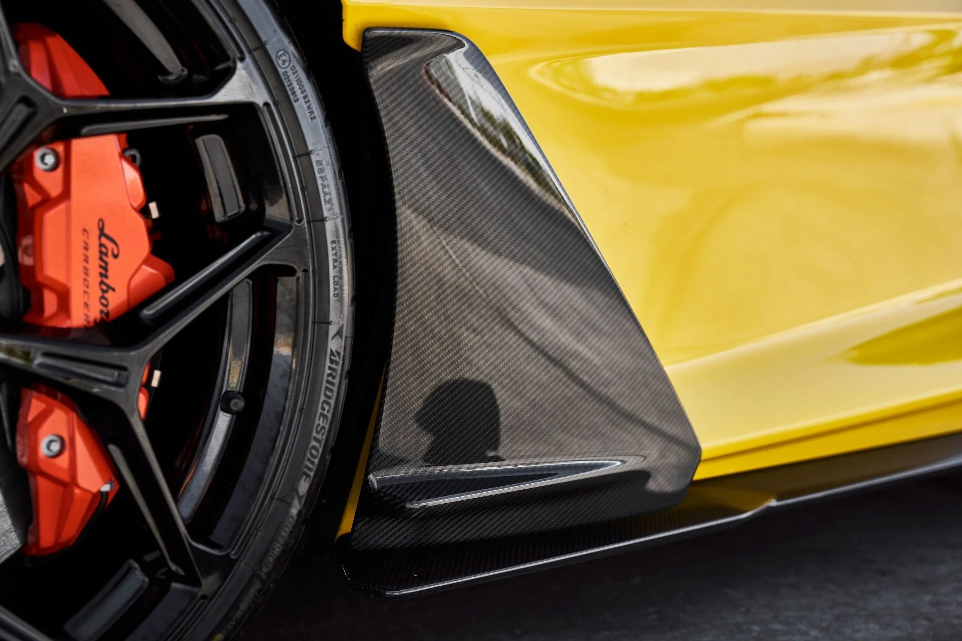 mph009_2463497837_Used_2025_Lamborghini_Revuelto_Base_1780084747_19a8a65d07