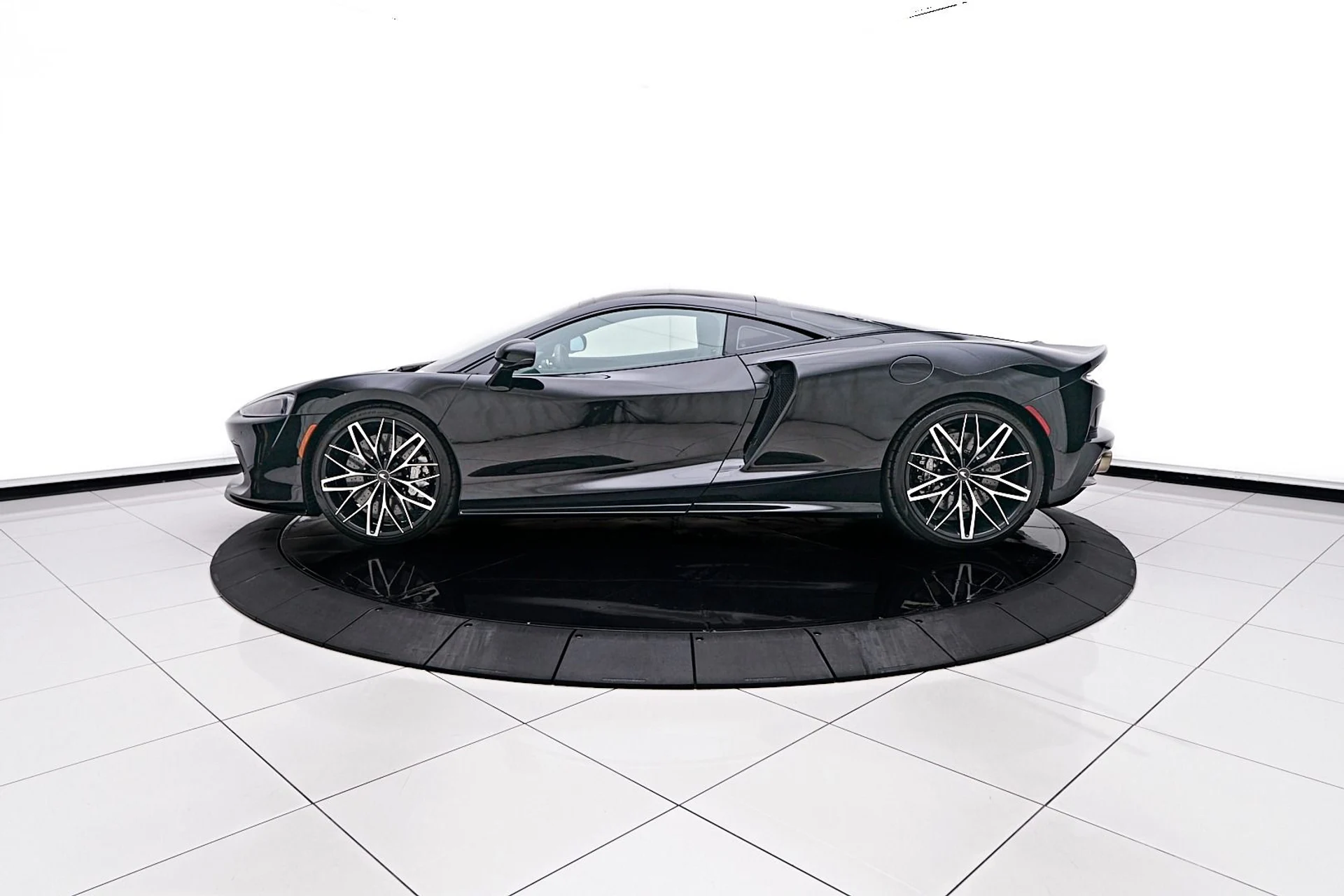 mph009_2467052387_Used_2021_Mc_Laren_GT_Base_1746665042_5f96e372d8