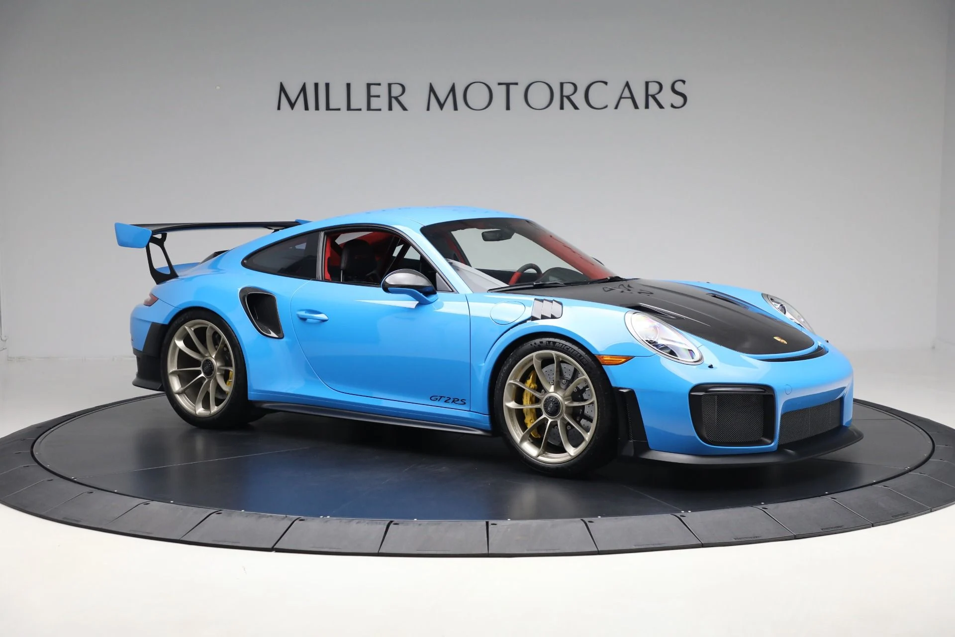 mph009_2474021617_Used_2018_Porsche_911_GT_2_RS_6b585a3807