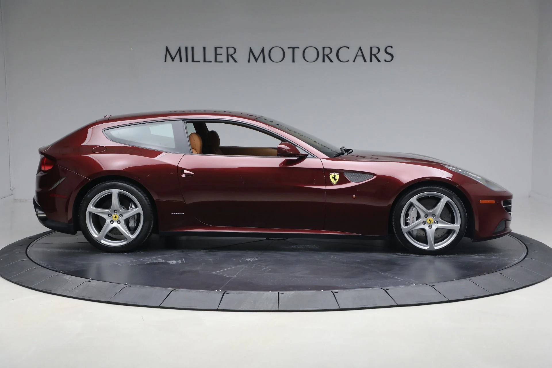 mph009_2477721203_Used_2012_Ferrari_FF_1765920429_1e13a21cf4