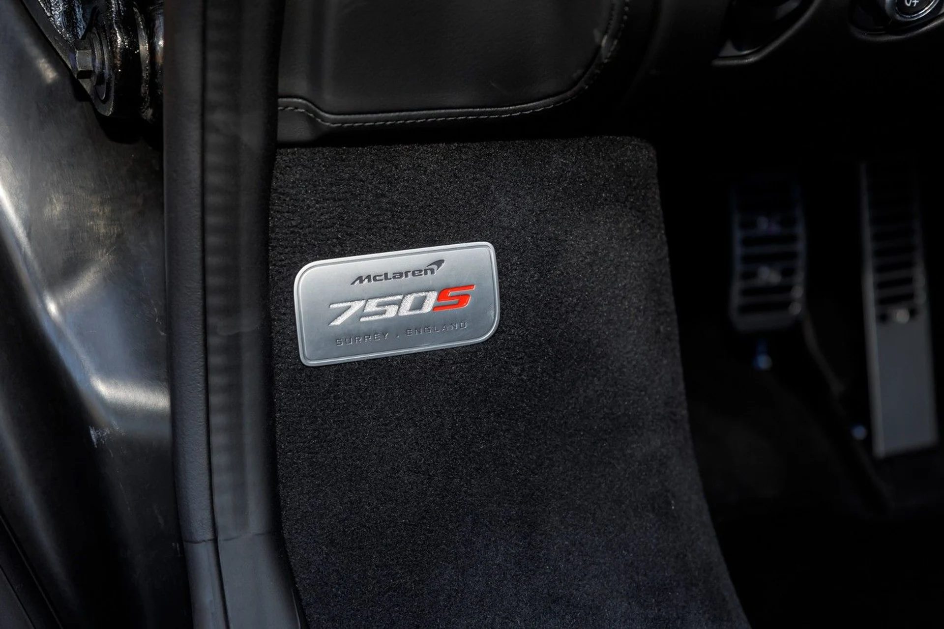 mph009_2483093173_650_p10_l_8f6e7e794a