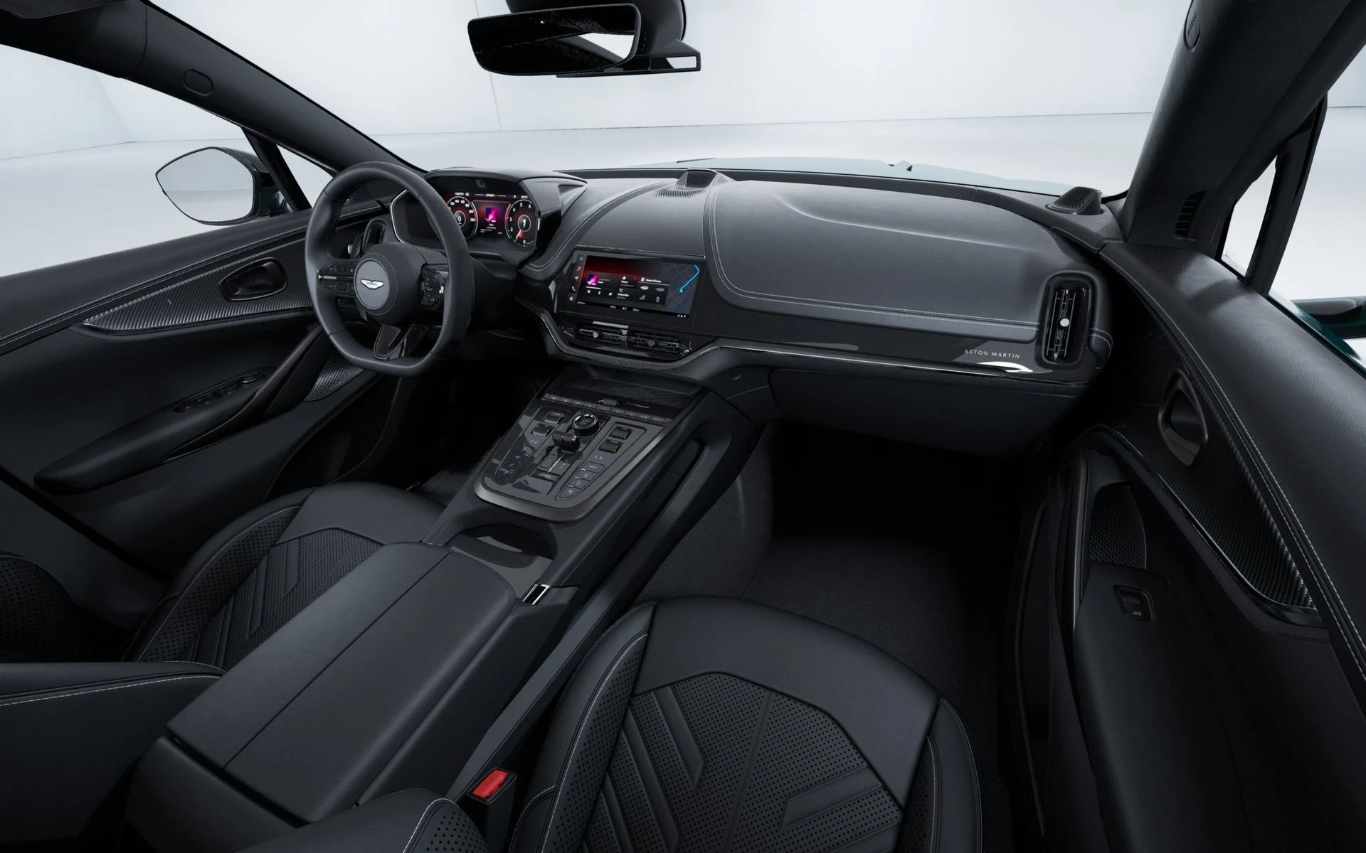 mph009_2494860790_New_2026_Aston_Martin_DBX_S_1764701194_c6fc62bf8f