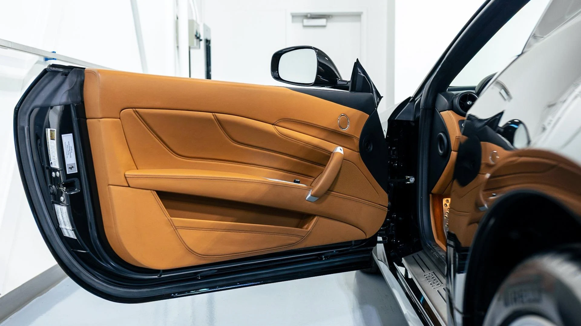 mph009_2501318880_Used_2012_Ferrari_FF_1786193355_2754851b7b