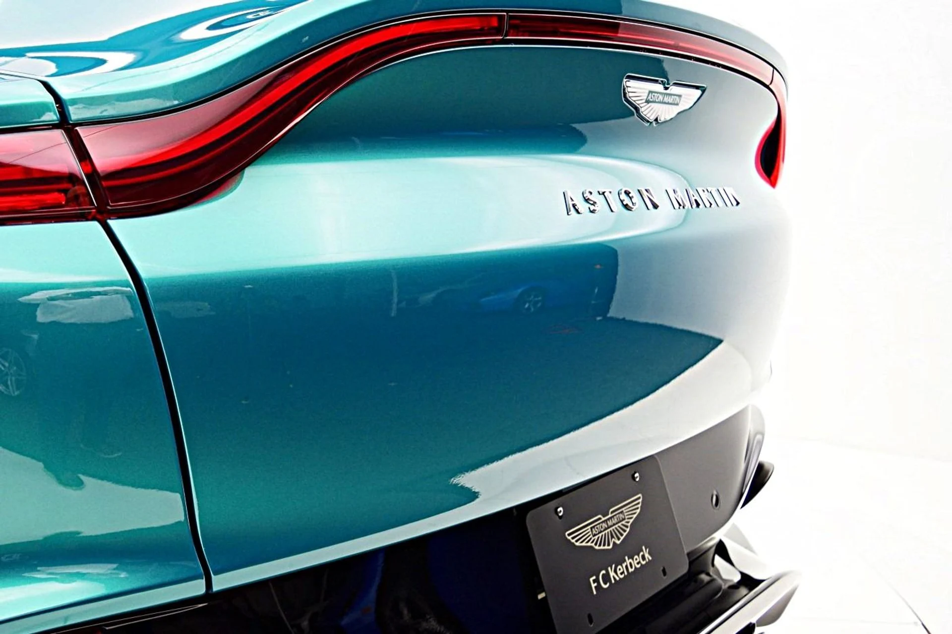 mph009_2502164619_New_2025_Aston_Martin_DBX_707_3bf18254d1