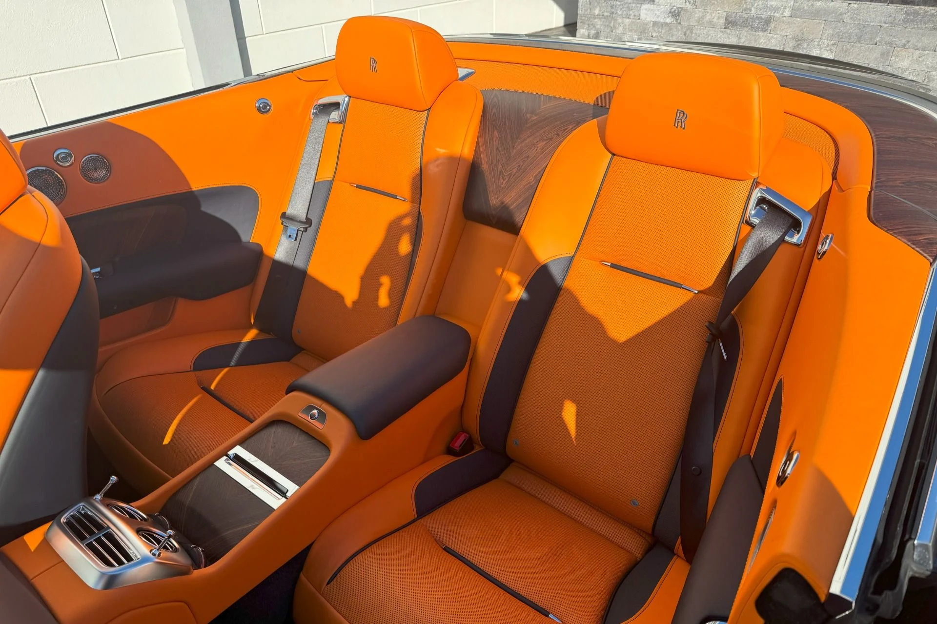 mph009_2510053287_Used_2019_Rolls_Royce_Dawn_1739202167_9cfa7949d2