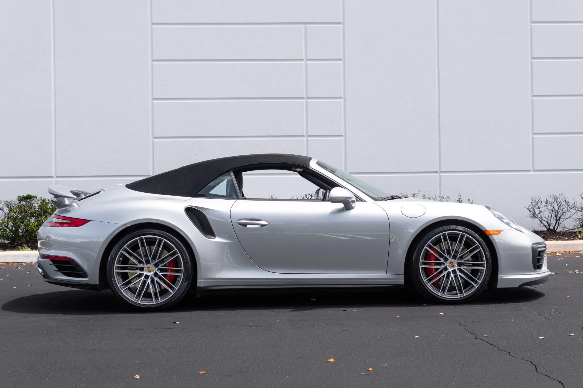 mph009_2519095503_Used_2019_Porsche_911_Turbo_1775252644_3abf0eb195