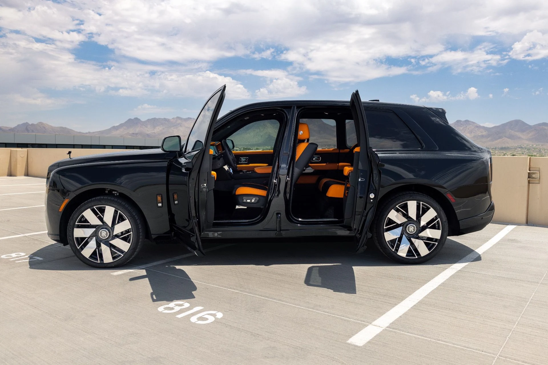 mph009_2522831256_Used_2026_Rolls_Royce_Cullinan_1782343213_8a72010842