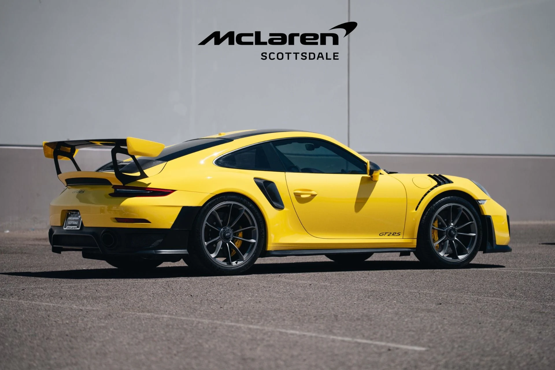 mph009_2525635272_Used_2018_PORSCHE_911_GT_2_RS_1746157617_5e6b4b17d9