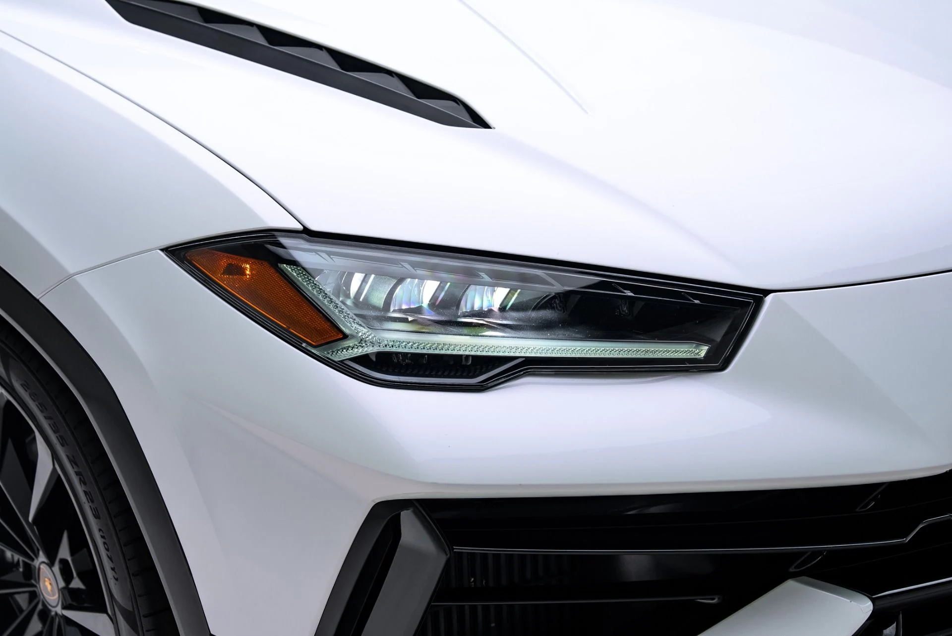 mph009_2529837611_Used_2023_Lamborghini_Urus_S_1776203789_07a52dac1e