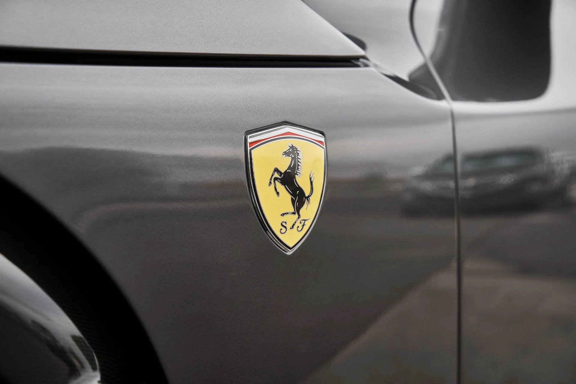 mph009_2533914842_Used_2025_Ferrari_Purosangue_1762993306_d14975836a