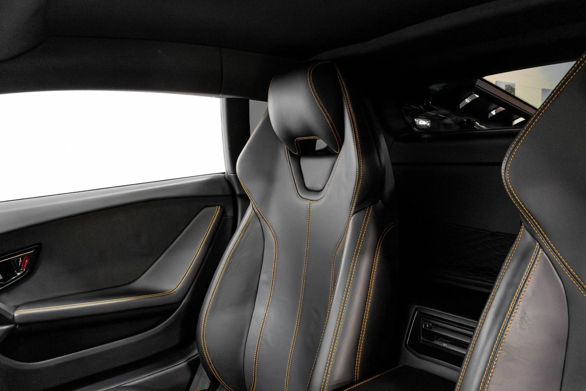 mph009_2543577108_Used_2017_Lamborghini_Huracan_LP_580_2_1771545979_9085dc85d7