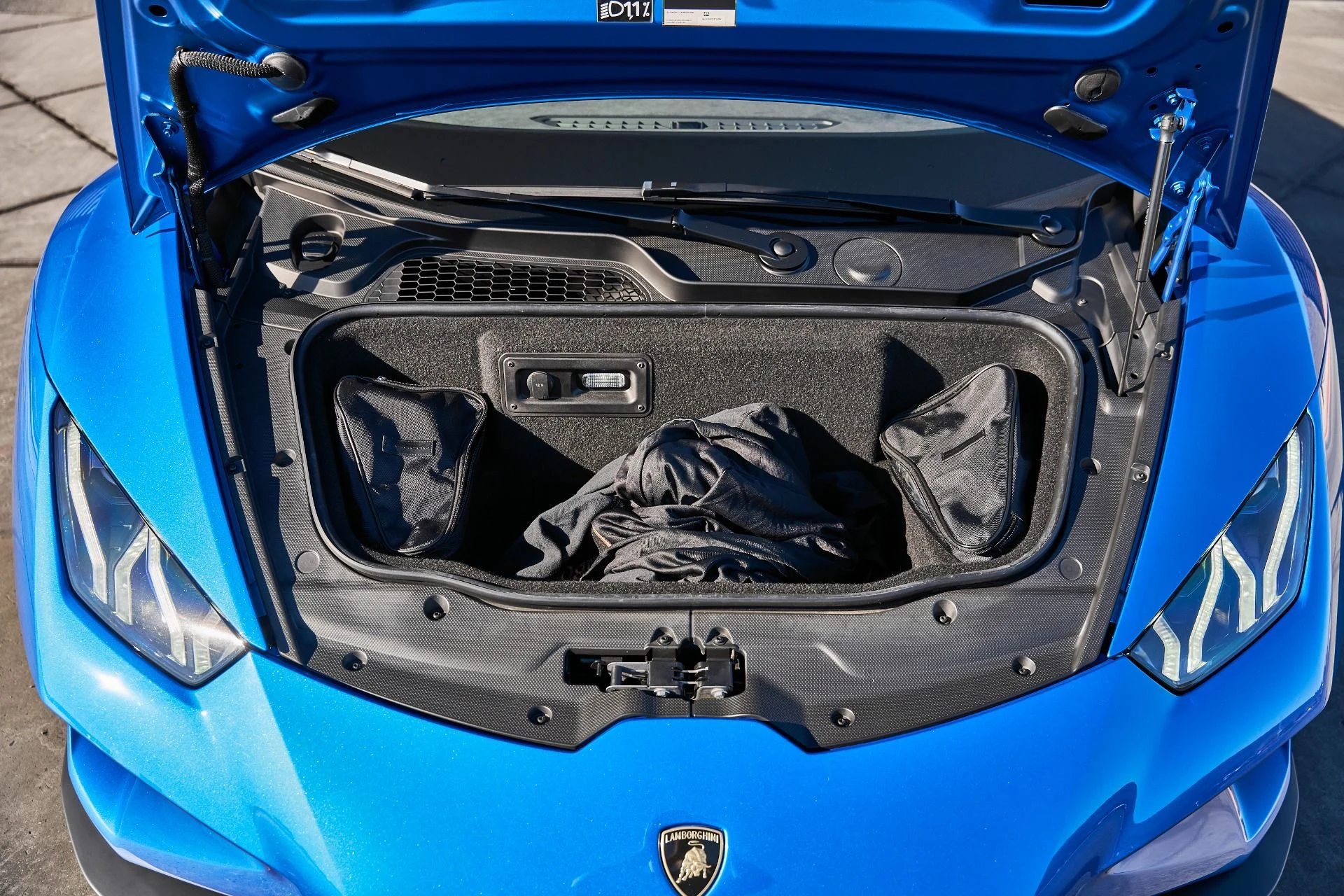 mph009_2547832200_Used_2020_Lamborghini_Huracan_EVO_Base_1766024259_c4005fe940