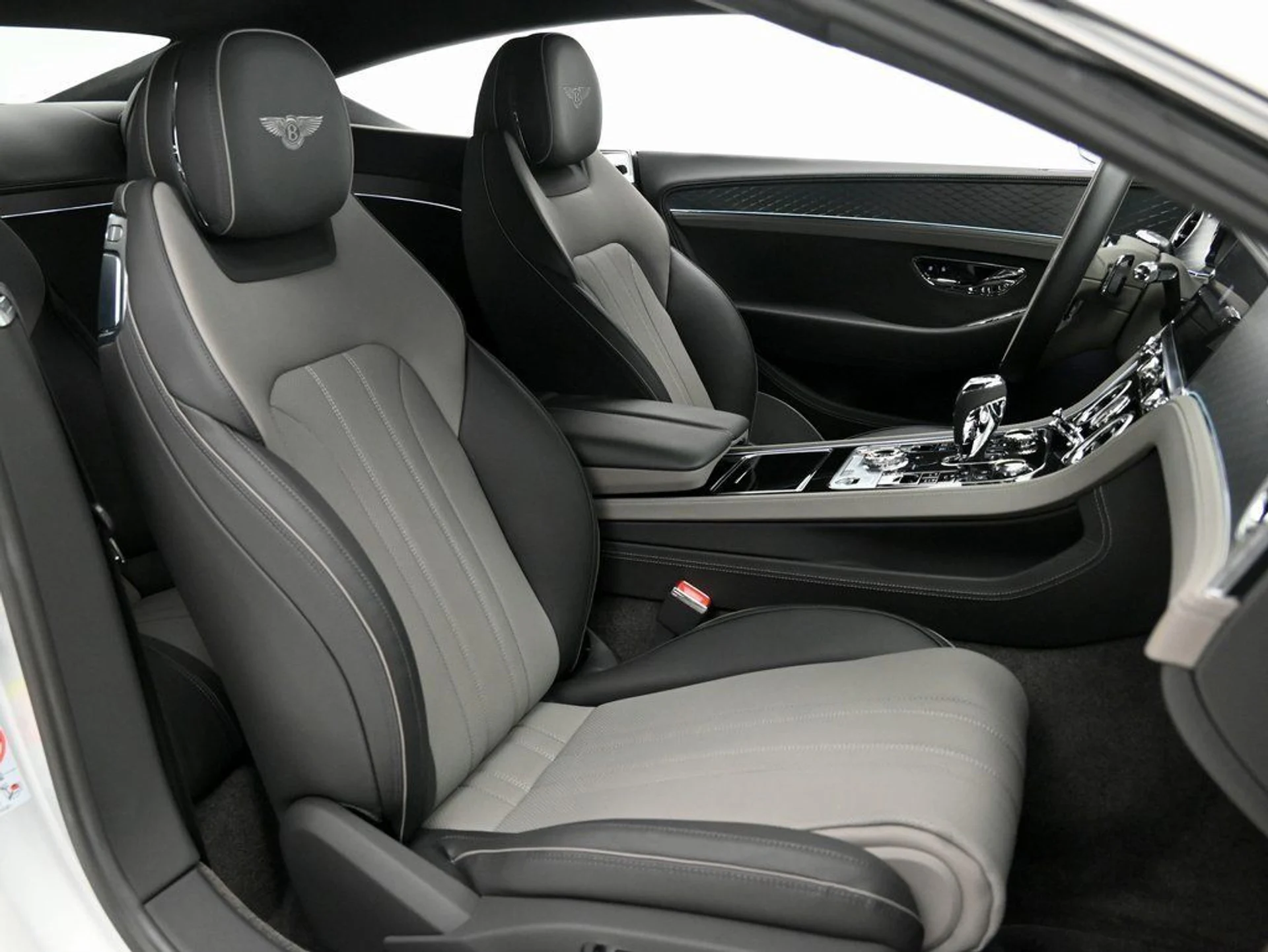 mph009_254815621_ba2e959f3fe43830b7433c31588a503c_927f42f5bf