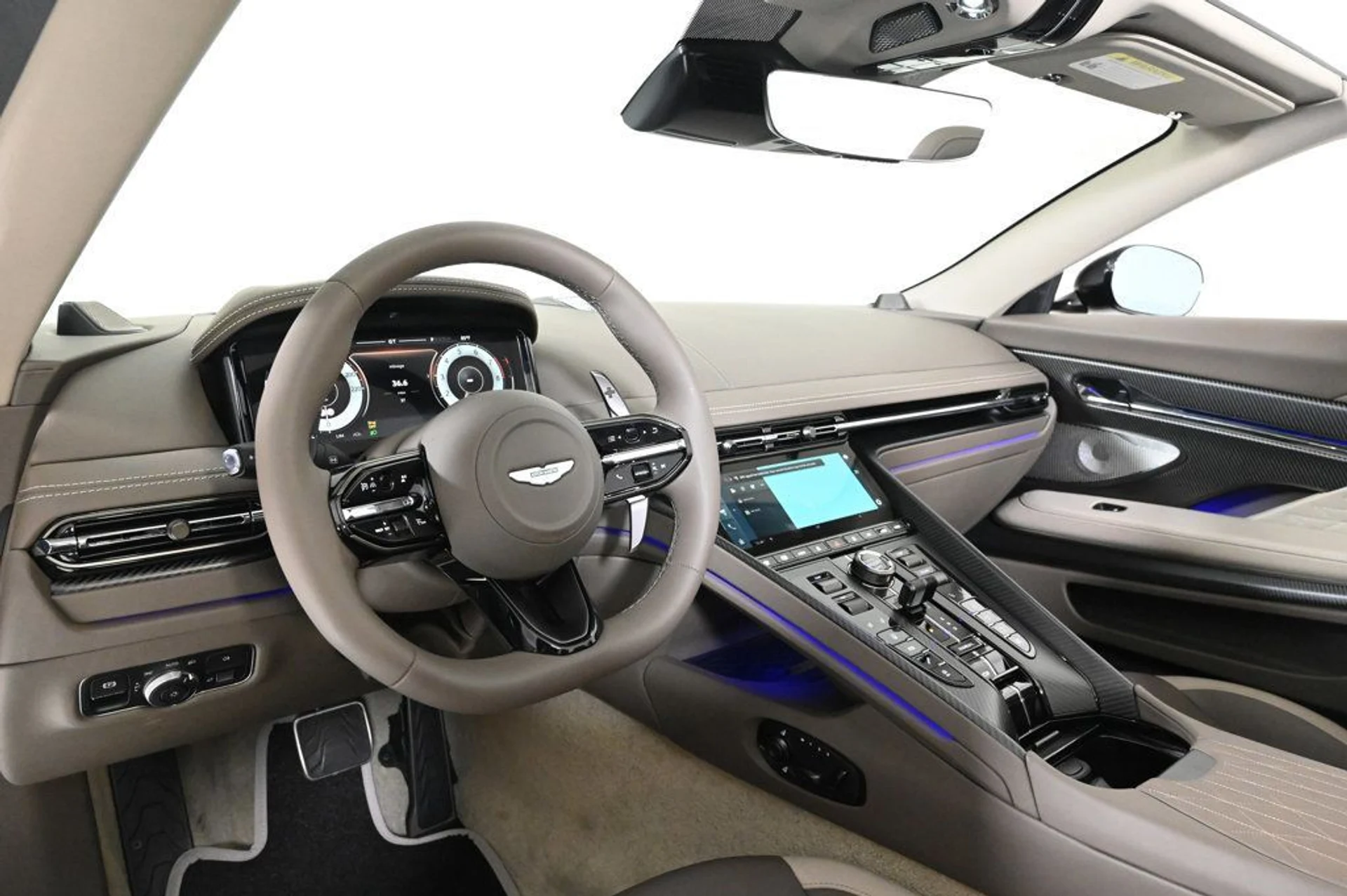 mph009_255370214_new_2026_aston_martin_db12_11350_22928535_9_1024_cef7e65fcf