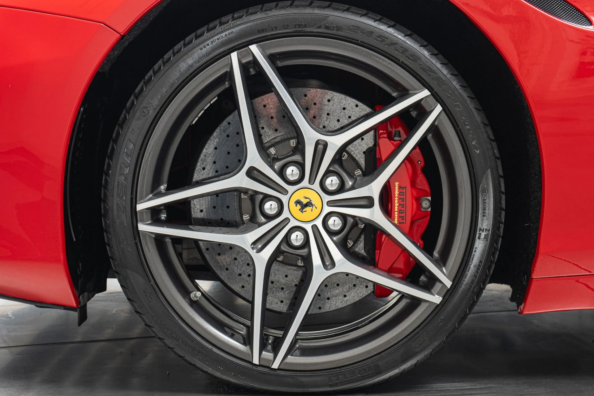 mph009_2559205339_Used_2016_Ferrari_California_T_Diamond_Turned_Wheels_Carbon_Leather_Steering_Wheel_w_LE_Ds_1775075776_7935ef34bd