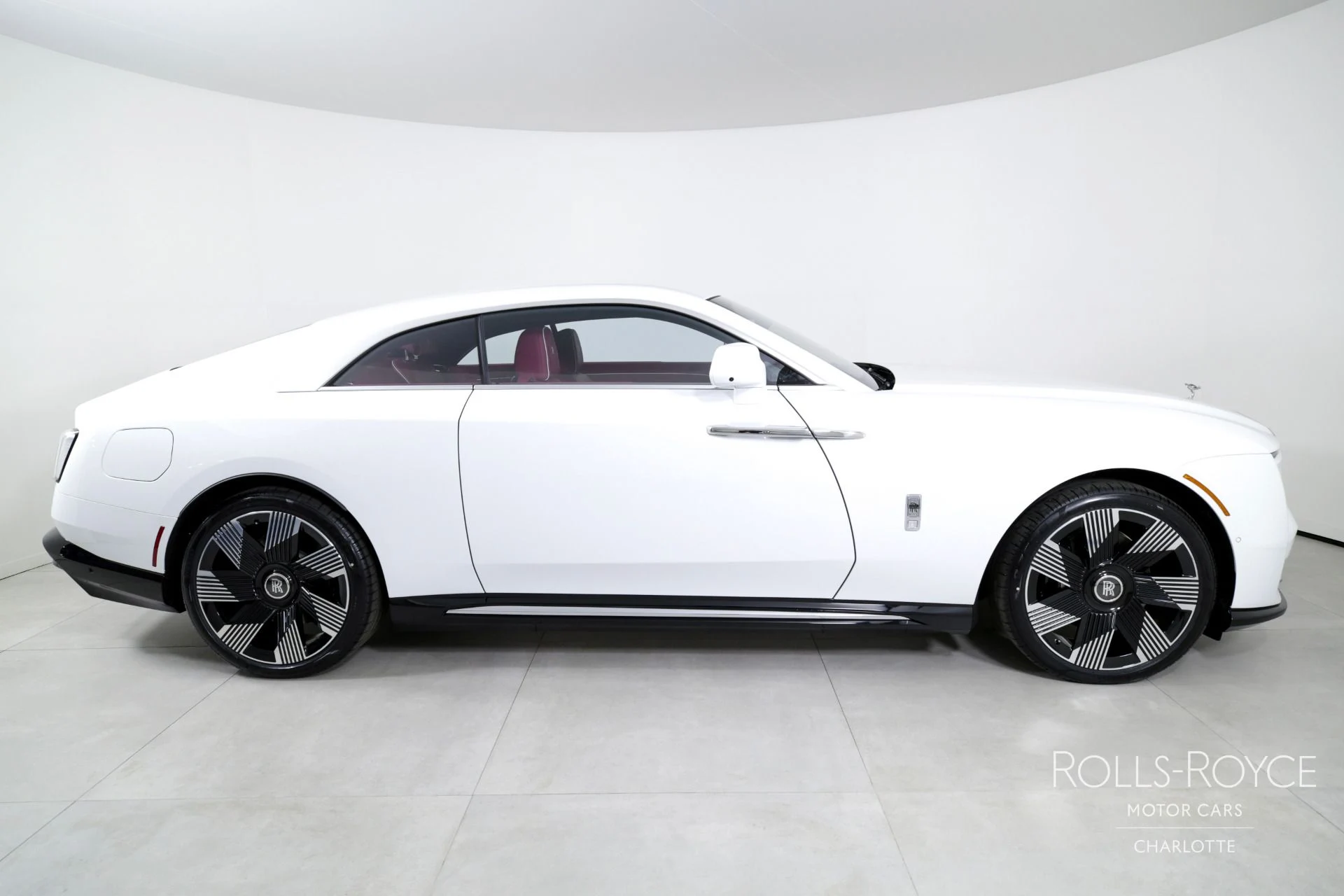 mph009_2560136391_Used_2024_Rolls_Royce_Spectre_1711139592_cf6504aa01