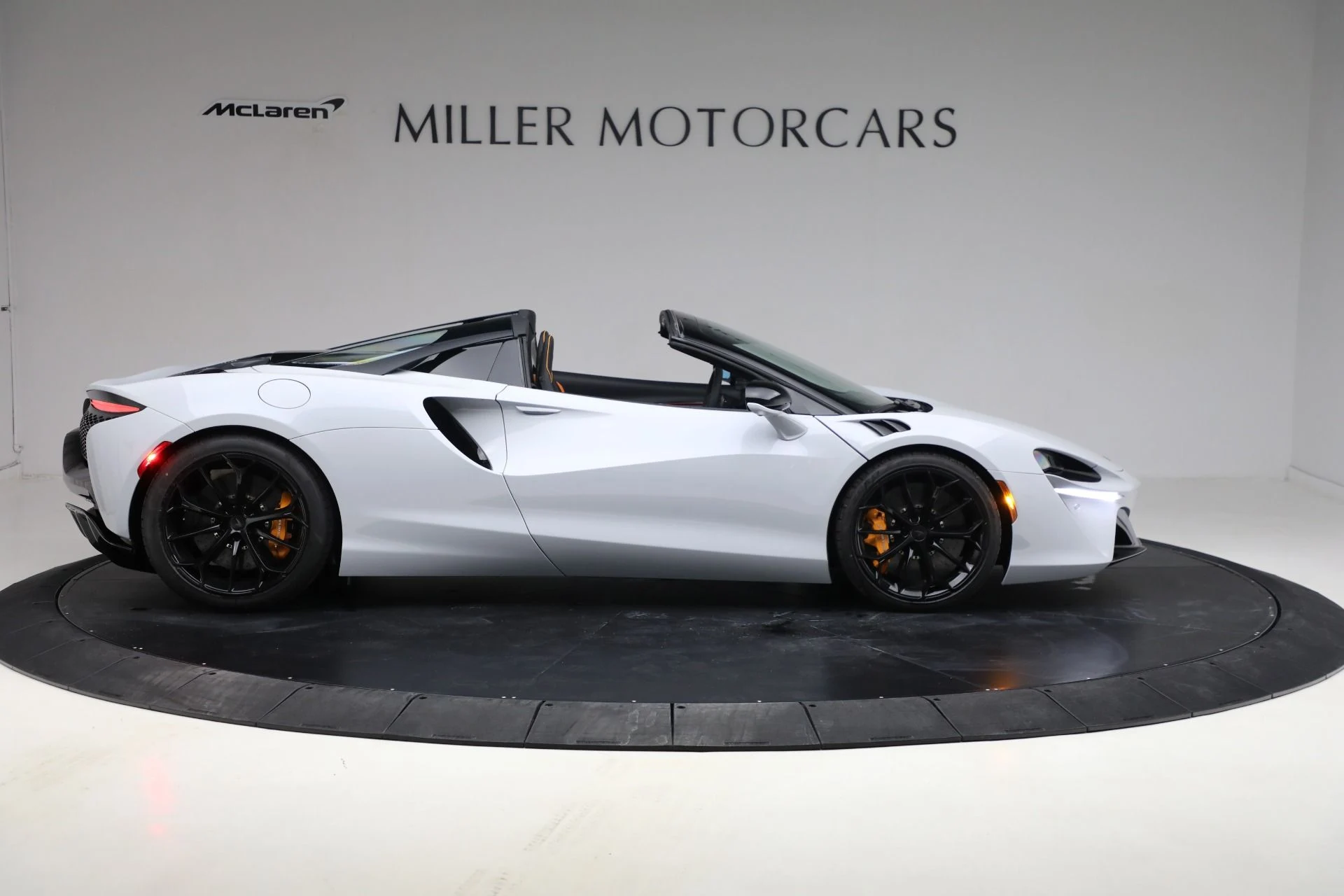 mph009_2563601370_New_2025_Mc_Laren_Artura_Spider_Tech_Lux_b9e4574ad5
