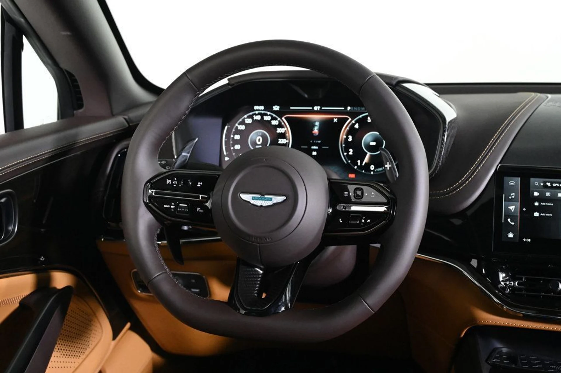 mph009_2567288518_new_2026_aston_martin_dbx_707awd_11350_22968776_10_1024_5e87d6a16a