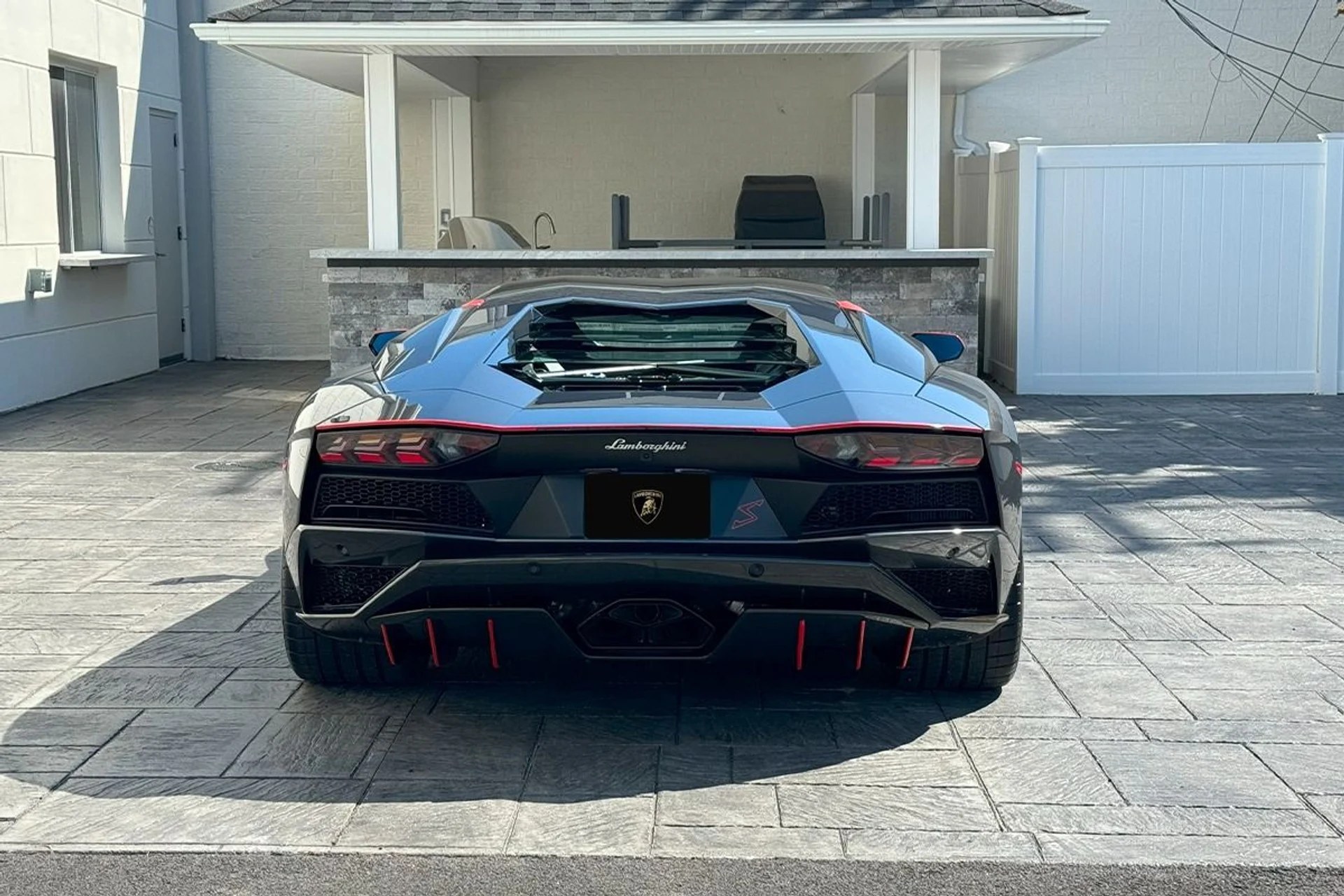 mph009_2568319571_Used_2018_Lamborghini_Aventador_S_LP_740_4_S_1743433234_95da71f7c1
