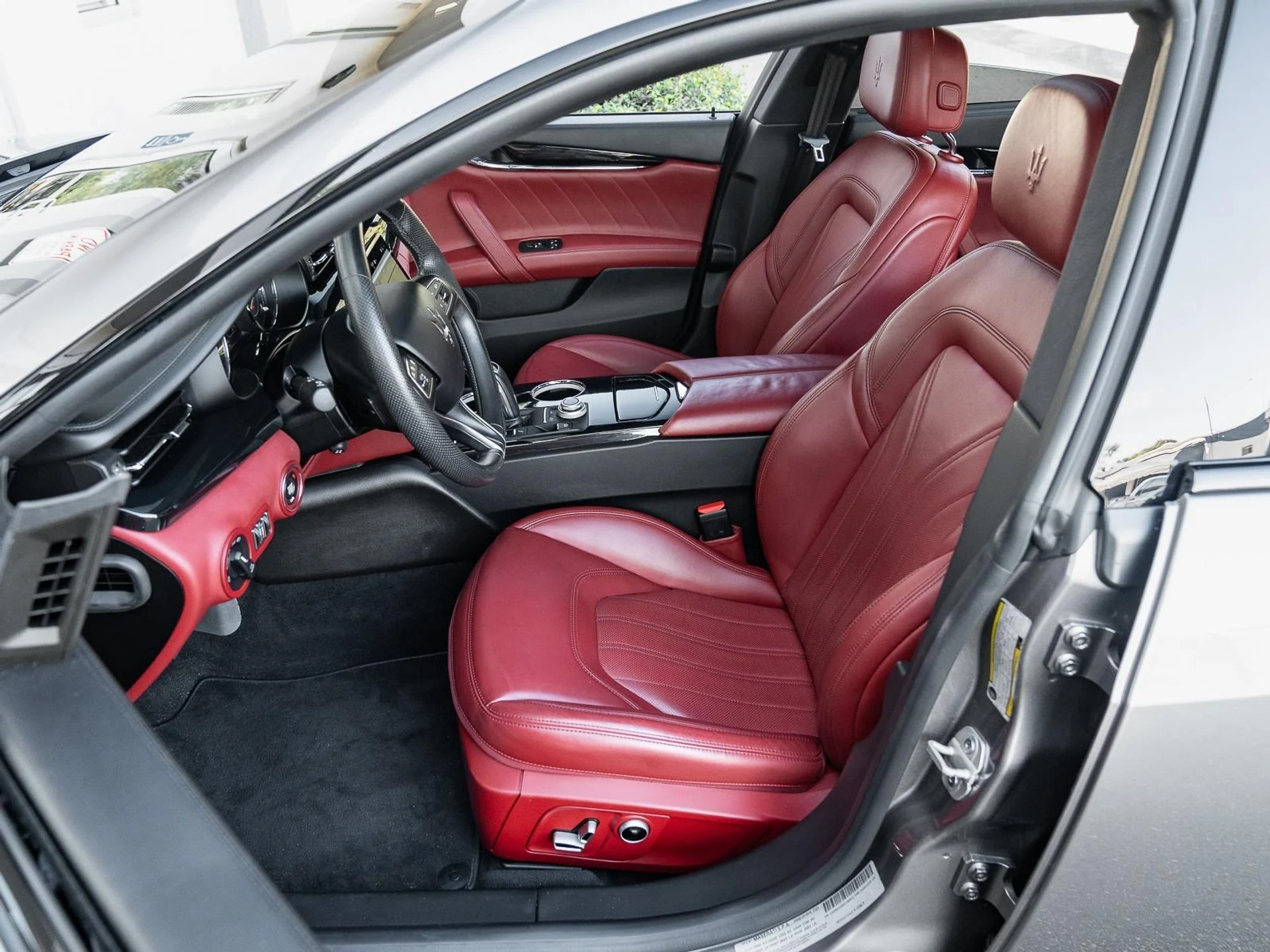 mph009_2573428488_Used_2022_Maserati_Quattroporte_GT_1765231522_0d2a7d0892