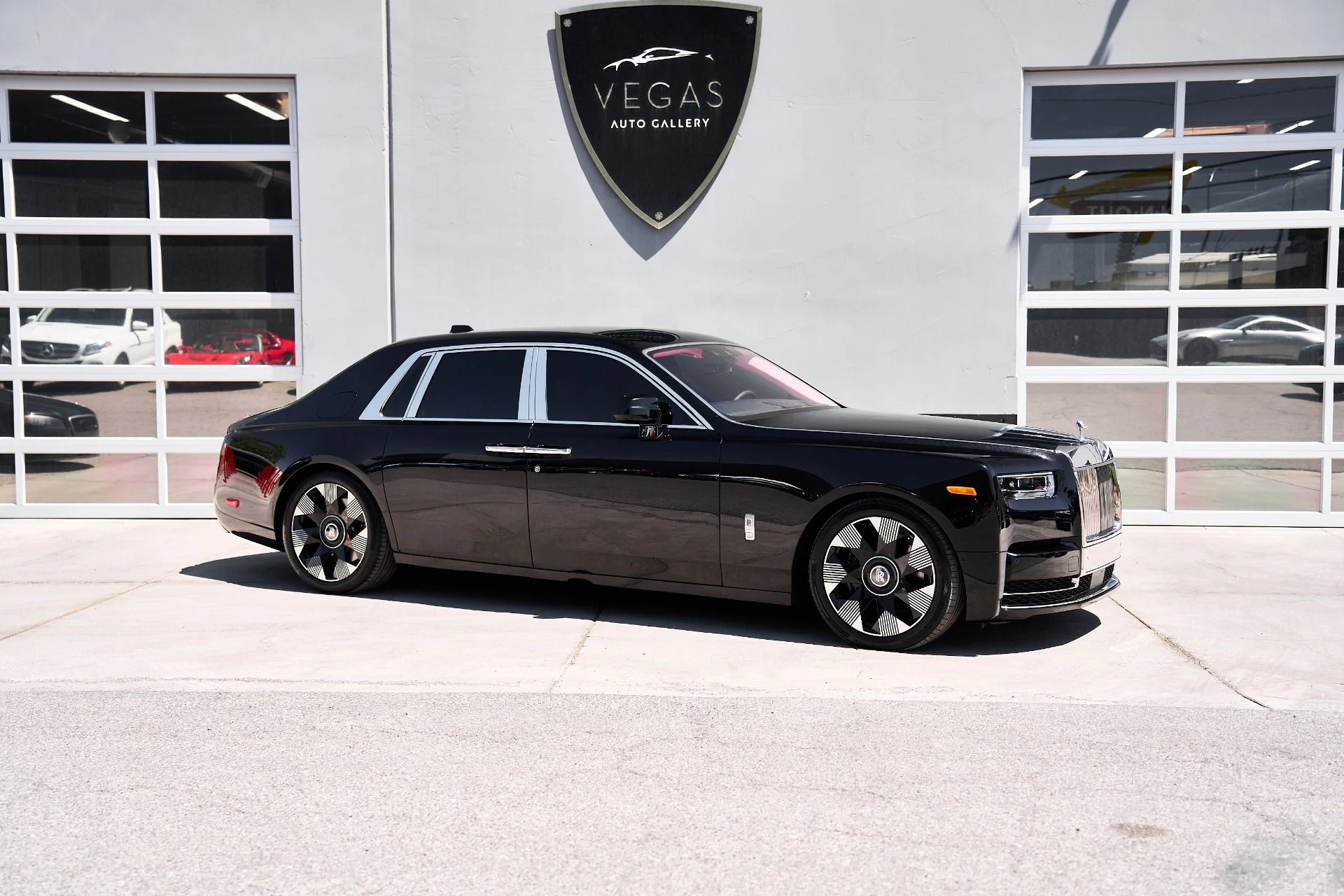 mph009_2584491194_Used_2024_Rolls_Royce_Phantom_Base_1751933466_1d25303aa6