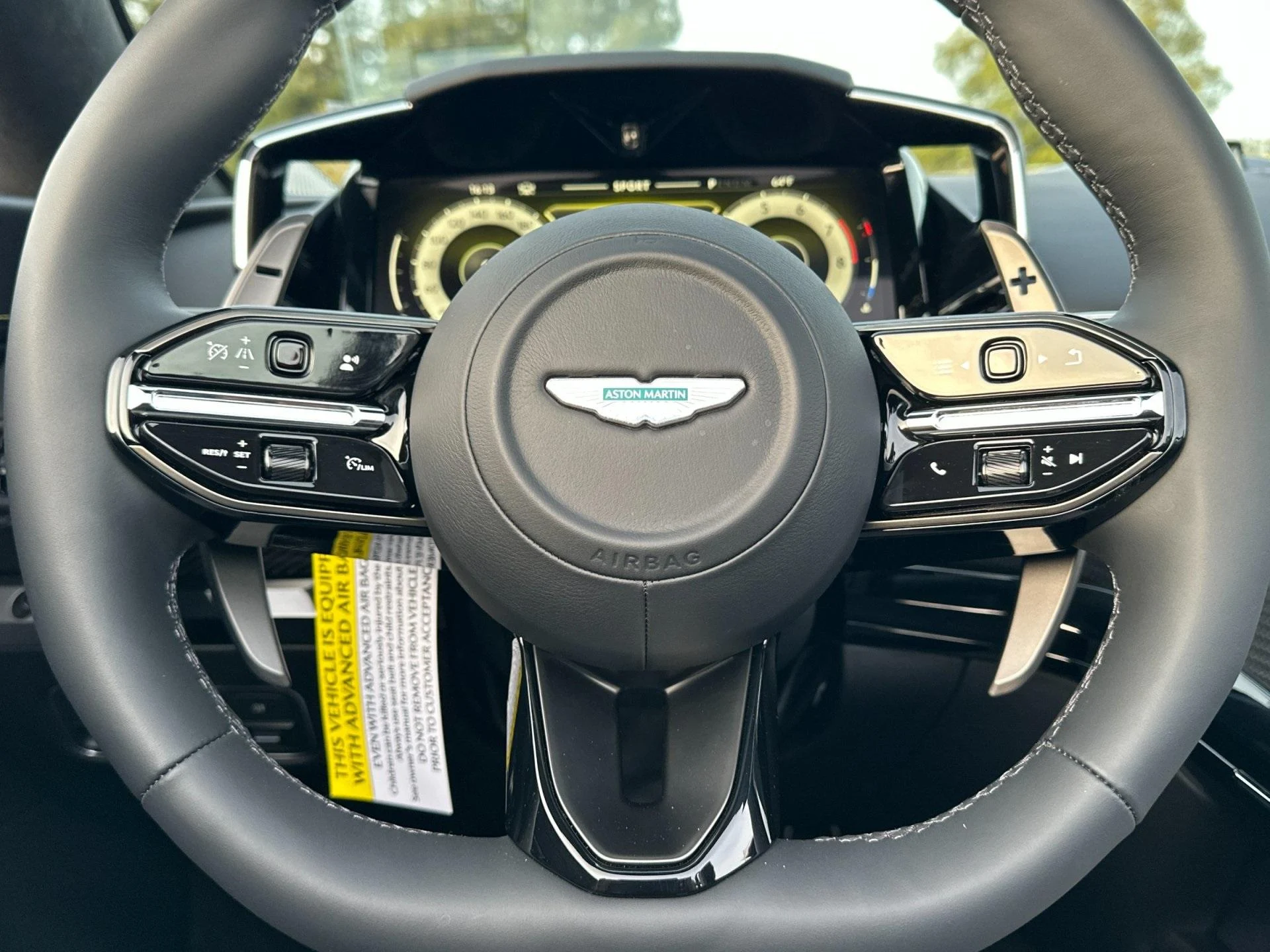 mph009_2585821790_New_2026_Aston_Martin_Vantage_Roadster_1764774691_30ece98865