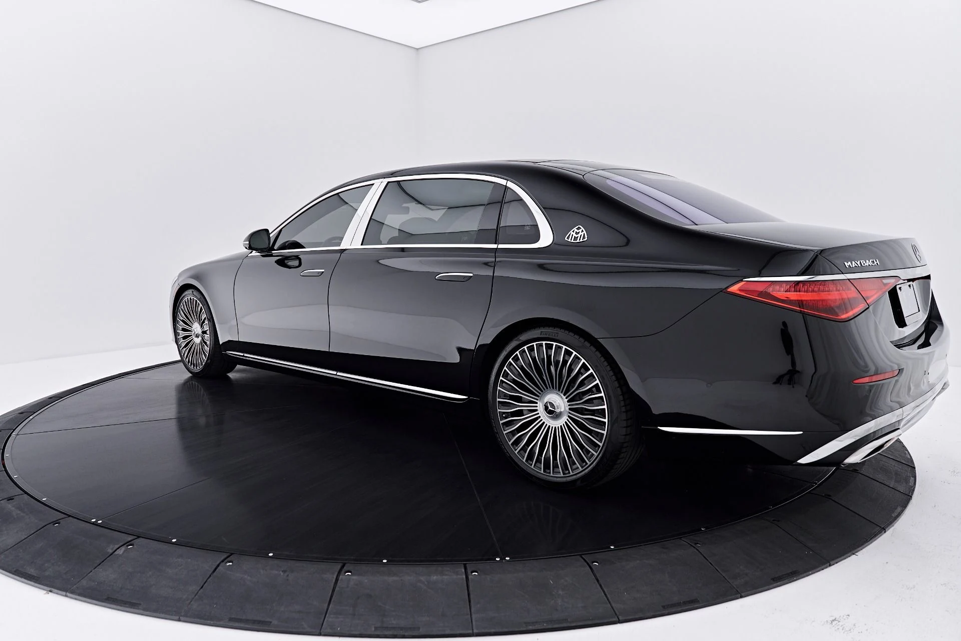 mph009_2586395161_Used_2022_Mercedes_Benz_S_Class_Maybach_S_580_1788570630_6d7bbad7cc