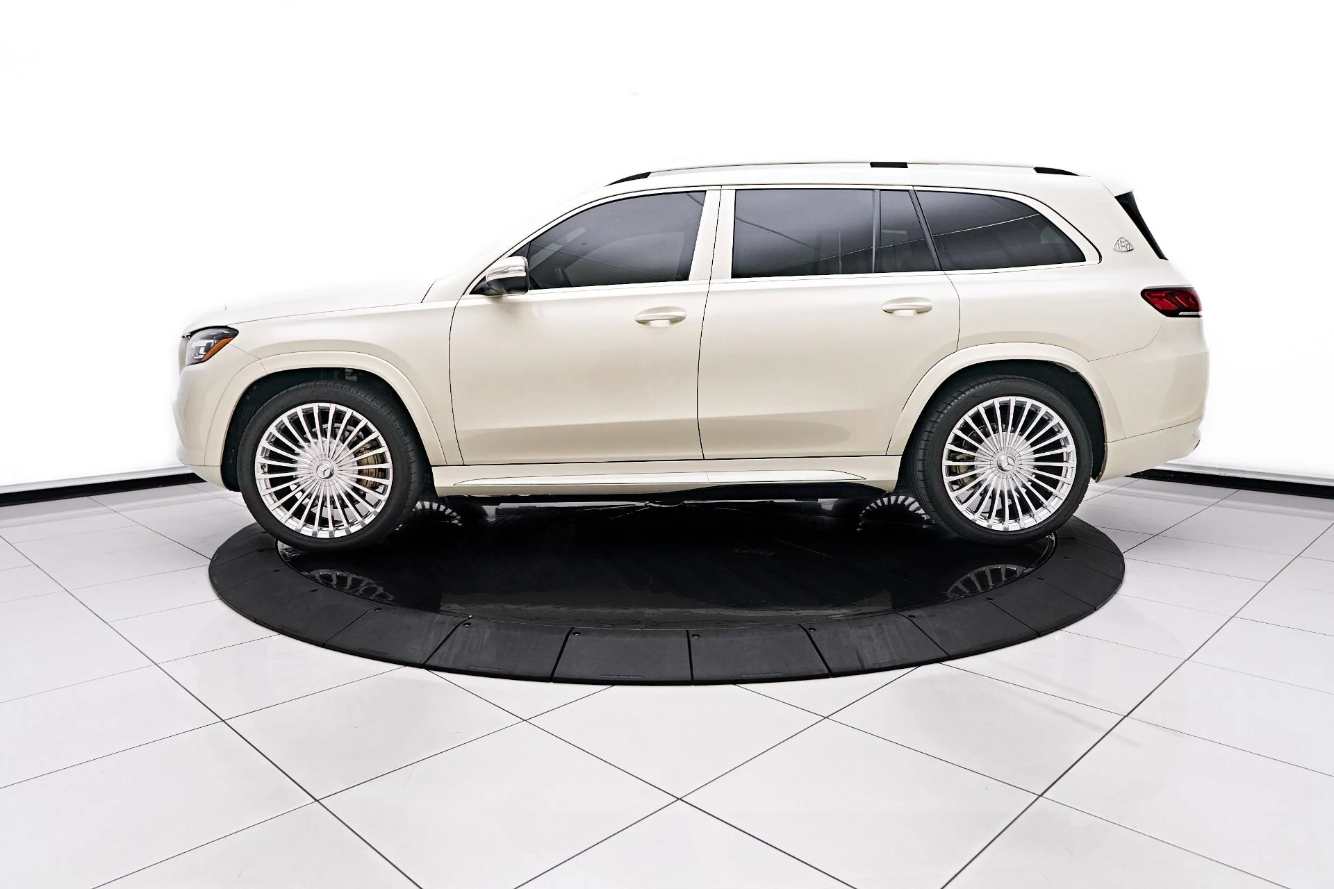 mph009_2588579029_Used_2021_Mercedes_Benz_GLS_Maybach_GLS_600_1750720841_705e448d5d