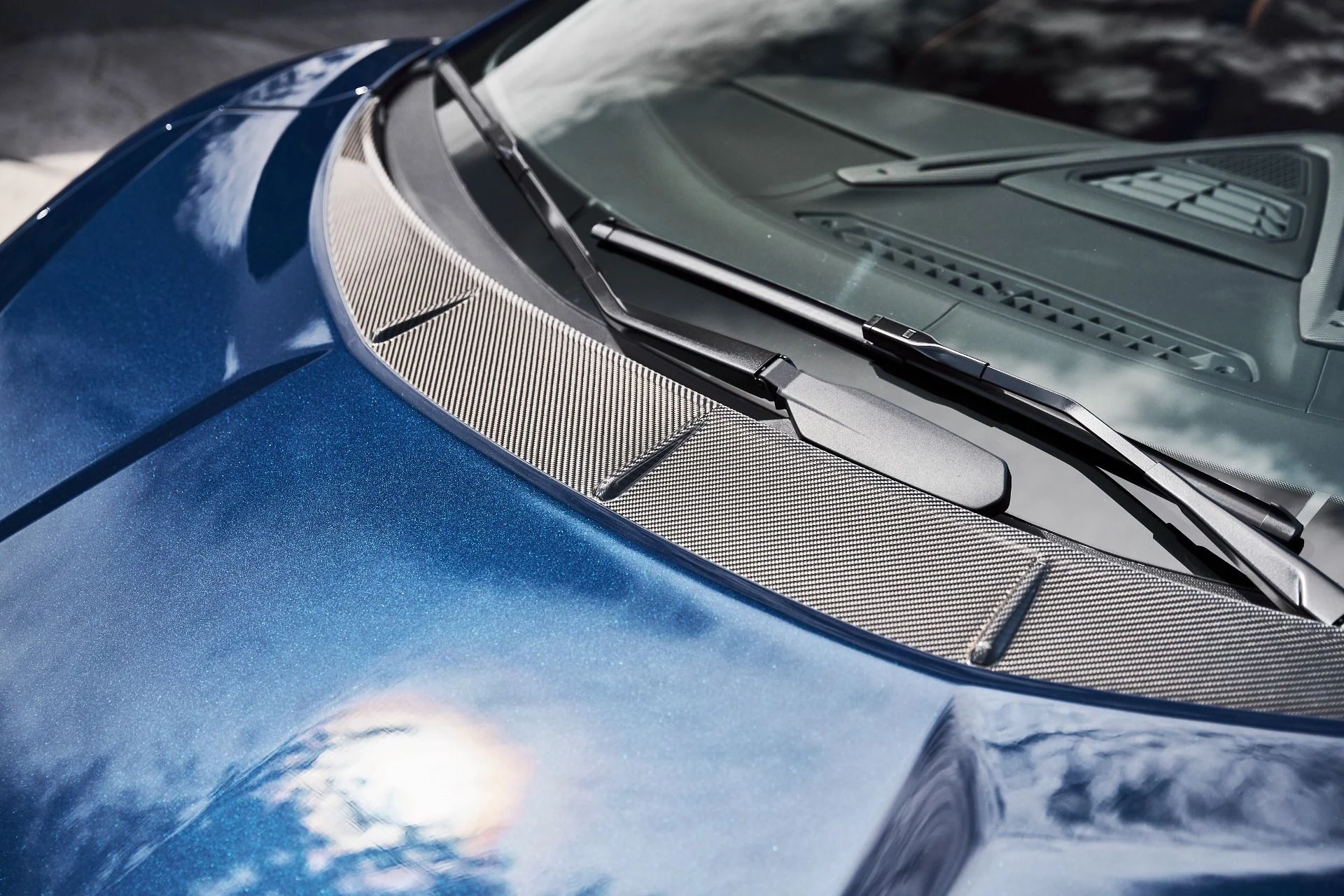 mph009_2591673384_Used_2025_Lamborghini_Revuelto_Base_1777078059_6a886e6709