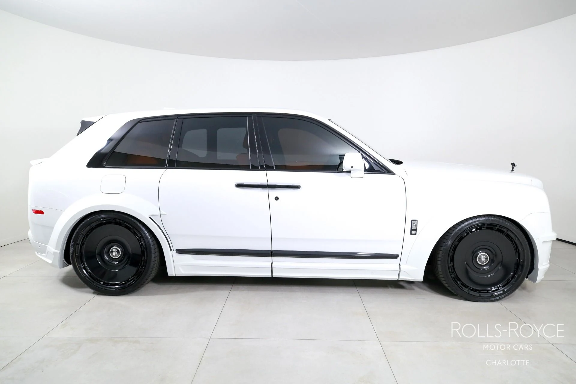 mph009_2591739872_Used_2024_Rolls_Royce_Cullinan_1751554299_9bd1a119b4