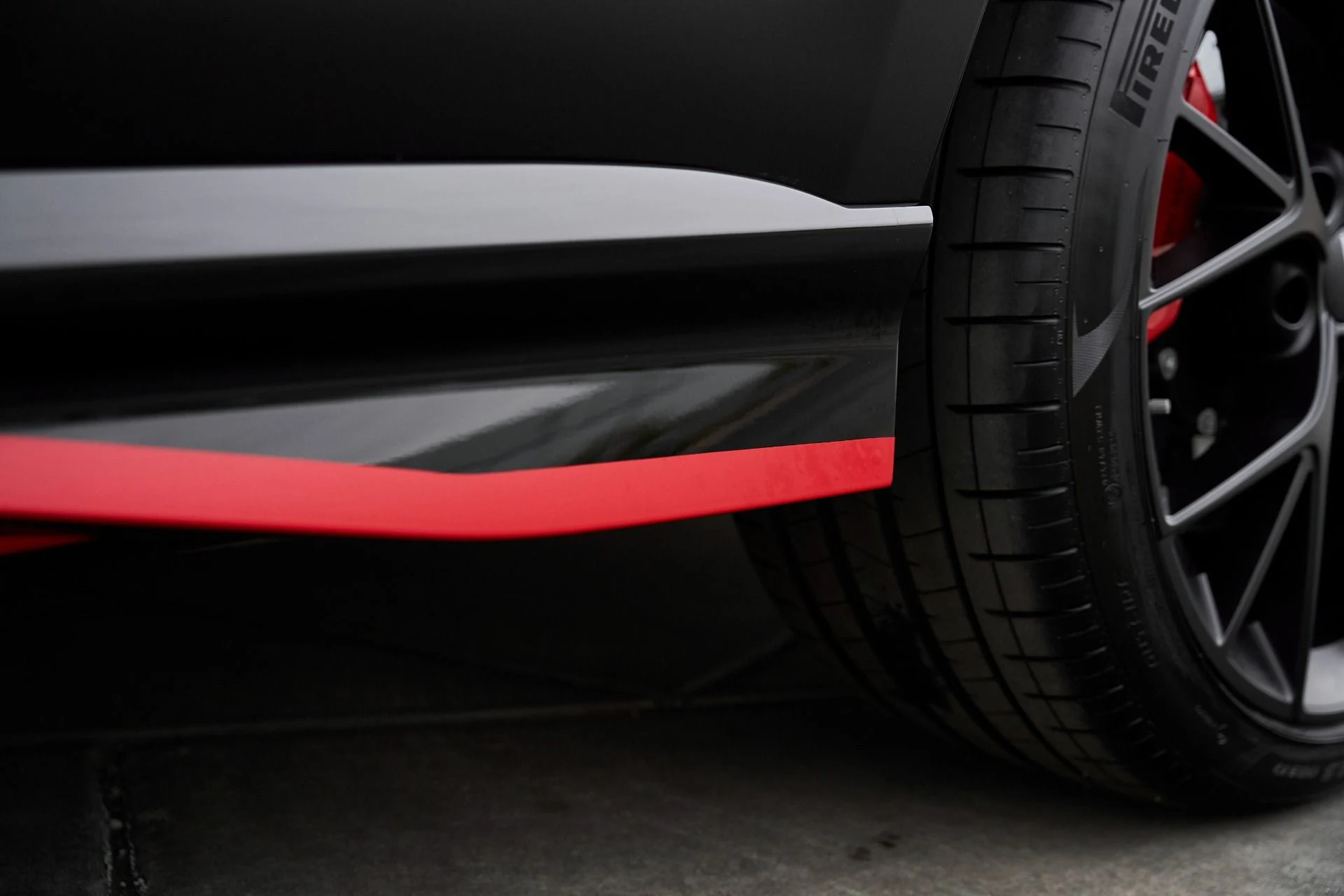 mph009_2595587170_Used_2025_Aston_Martin_DBX_707_1766785284_a86d34df33