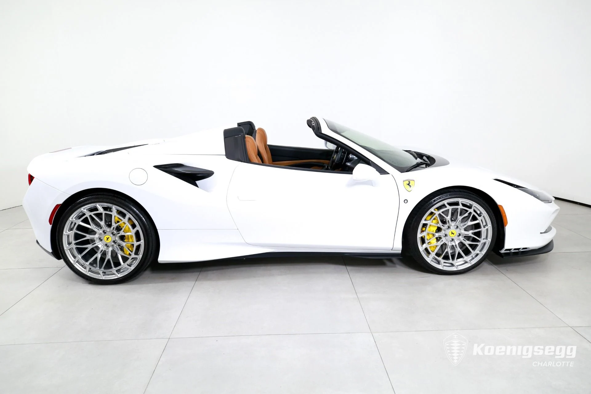 mph009_2596516456_Used_2023_Ferrari_F8_Spider_1783439458_eb857b6ec2