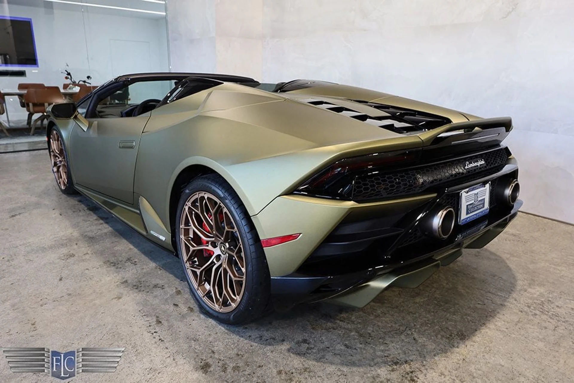 mph009_2601876567_used_2022_lamborghini_huracan_evo_spyderrwd_9689_22989823_10_1024_0a4372cbde