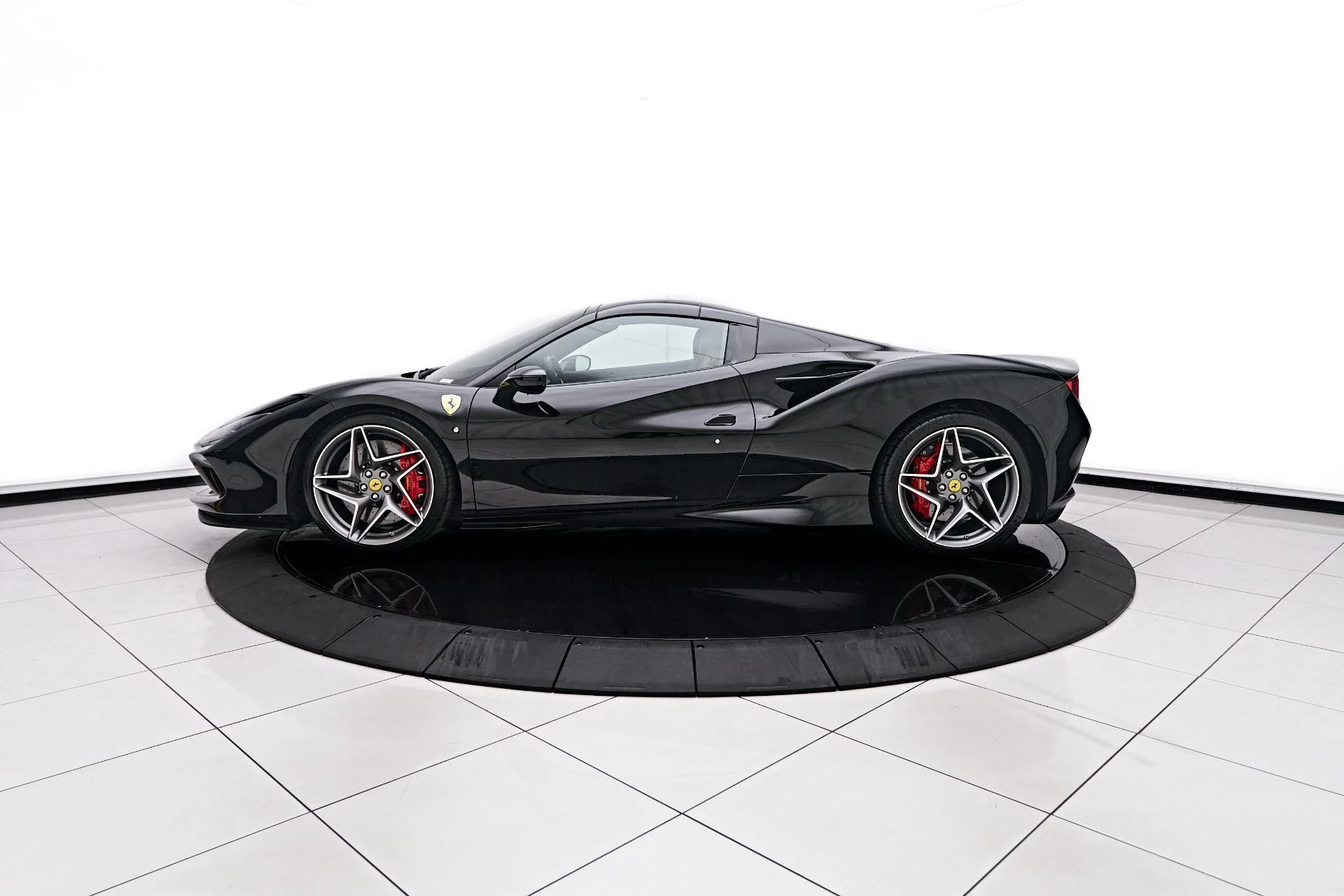 mph009_2617219036_Used_2022_Ferrari_F8_Spider_Base_1757638612_e092b71711