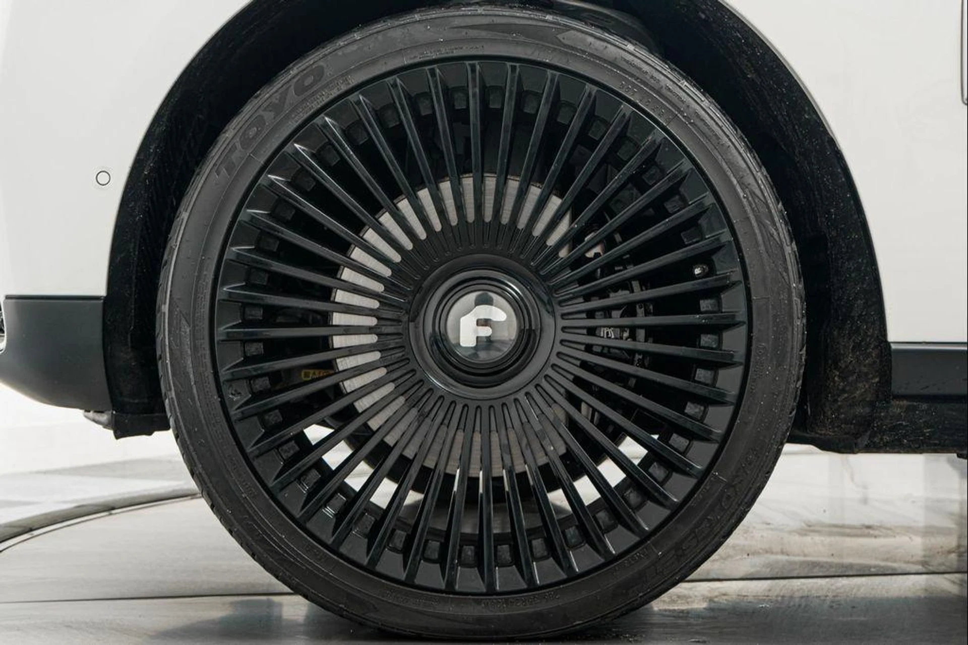 mph009_262168578_41_Sfsfu9_Sfaw_Y_Rs0_L_Gl_P4_Qbh_Mf_Y_bd83cce3e7