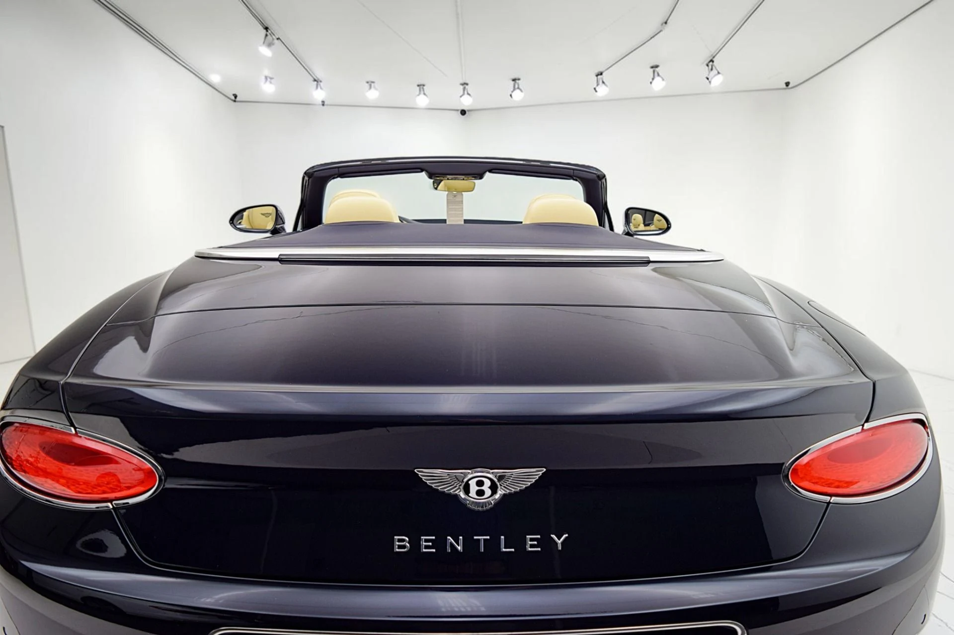 mph009_2623565541_Used_2024_Bentley_Continental_GTC_V8_LEASE_OPTIONS_AVAILABLE_725ee06980