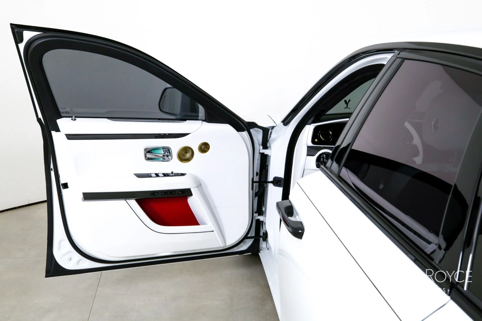 mph009_2633316291_Used_2024_Rolls_Royce_Black_Badge_Ghost_1767375436_0d25293e04