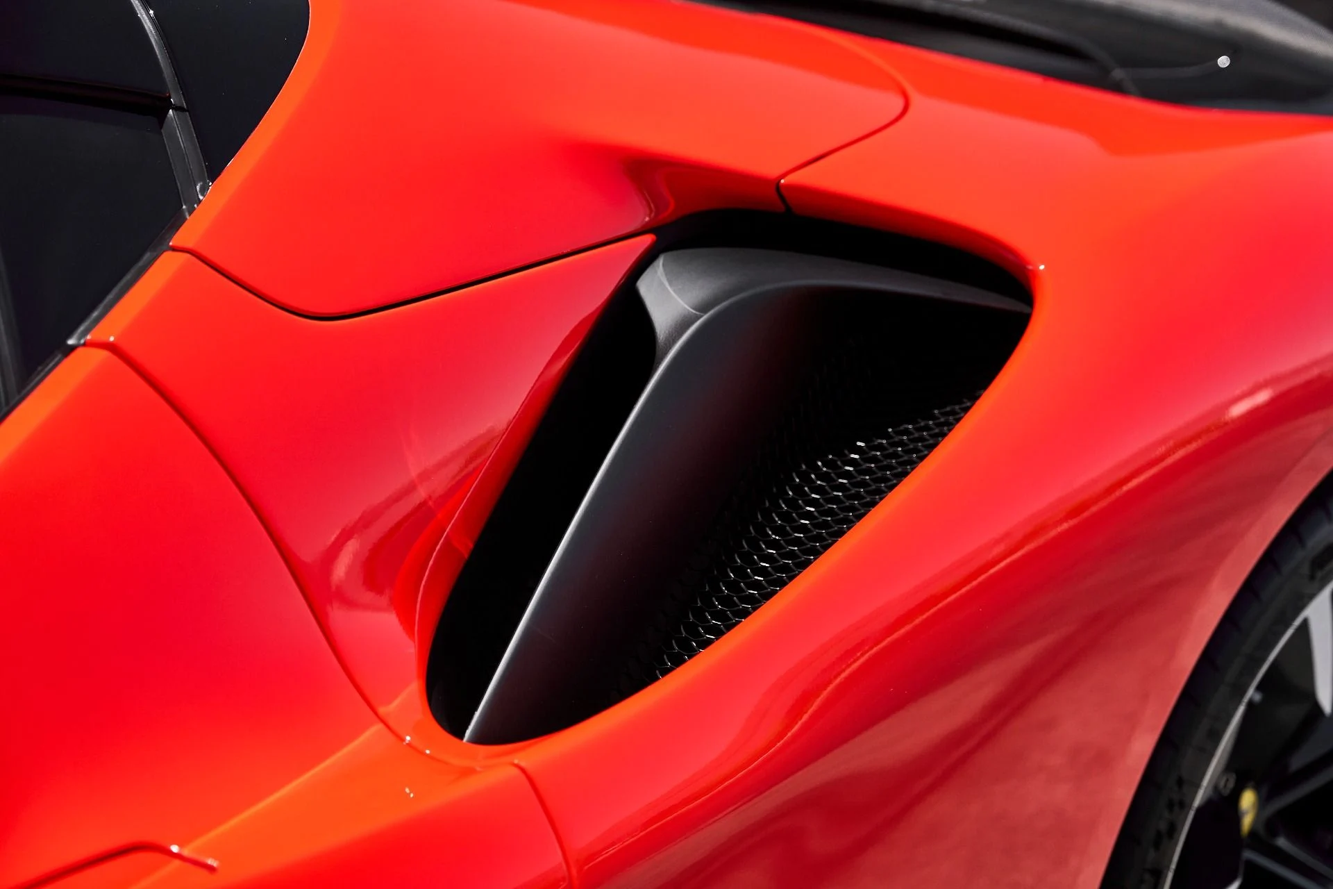 mph009_2636436210_Used_2023_Ferrari_SF_90_Spider_Base_1781118560_263cee5301