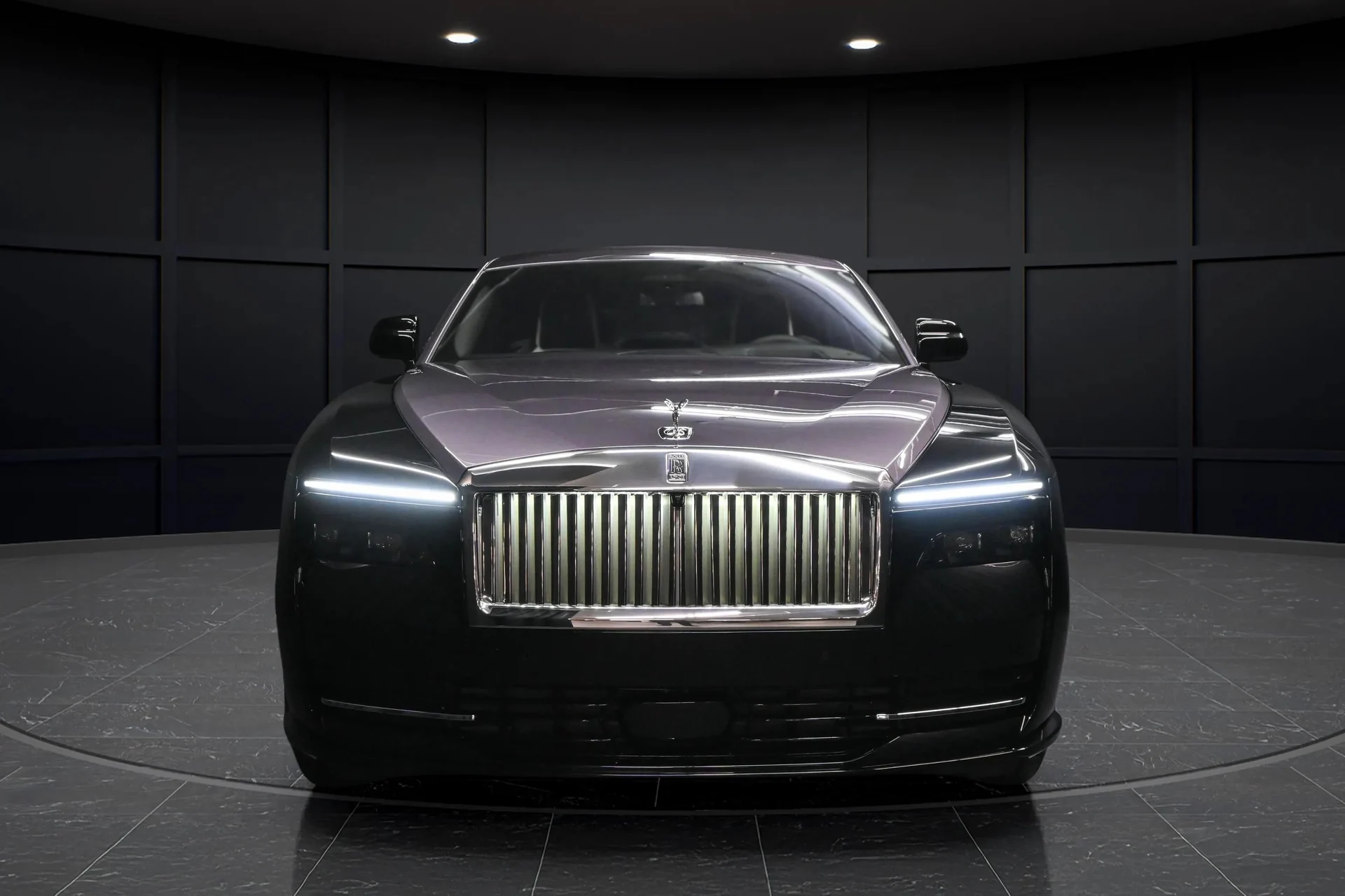 mph009_2642303820_b17be741_7754_4fa4_bff1_cb0b5c265de5_202520_Rolls_Royce20_Spectre20282503029_8_71e938da0d