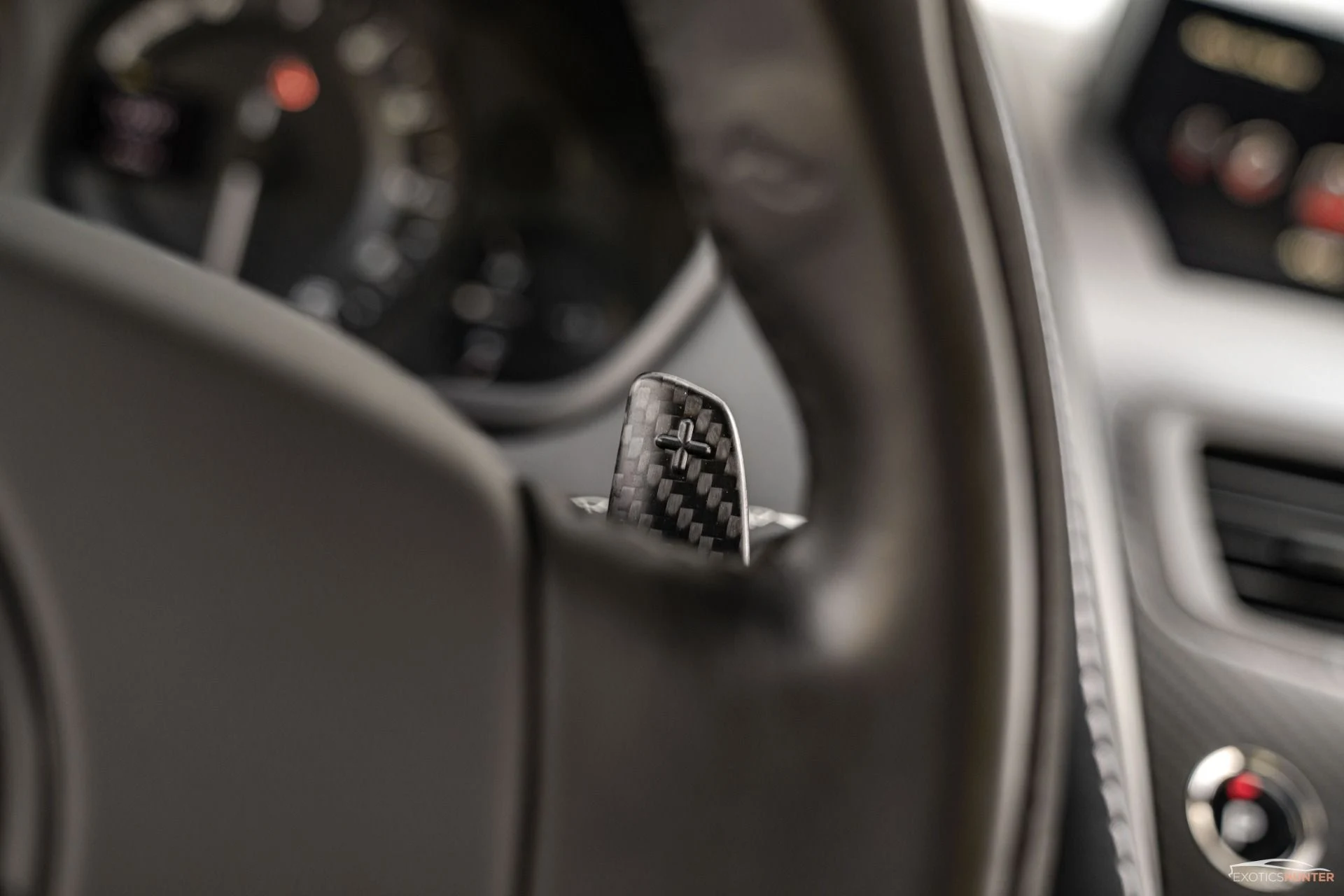 mph009_2654928226_Used_2014_Aston_Martin_Vanquish_Iconic_Skyfall_Silver_w_One77_Steering_Wheel_Carbon_Roof_1721934406_fcc14898d8