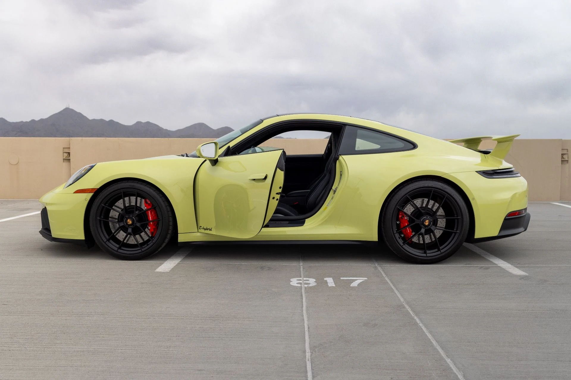 mph009_2655112930_Used_2026_Porsche_911_Carrera_GTS_1775588460_5392516040