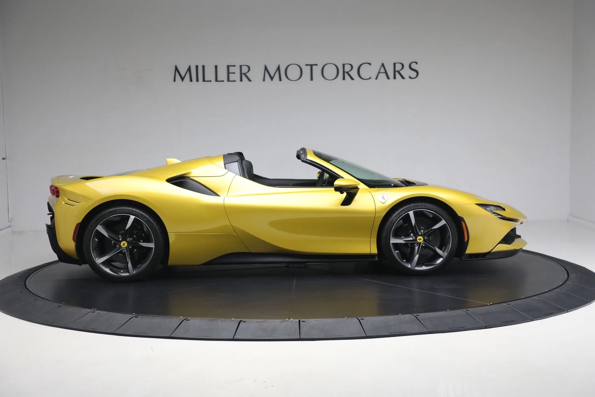 mph009_2656042539_Used_2024_Ferrari_SF_90_Spider_9a7596d00e