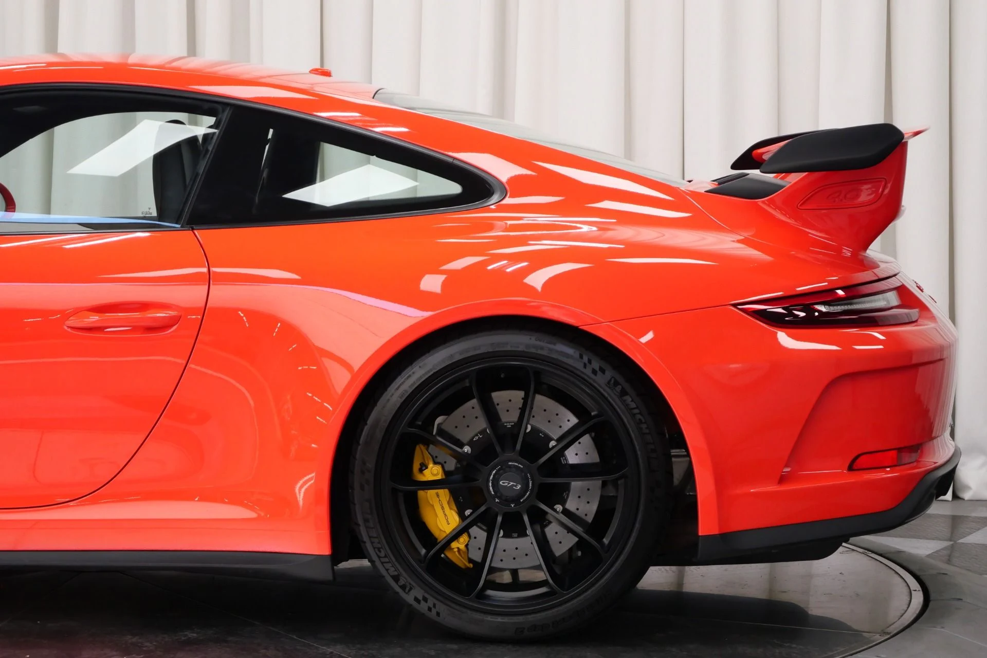 mph009_2662488829_Used_2019_Porsche_911_GT_3_1754414091_1b027ef292